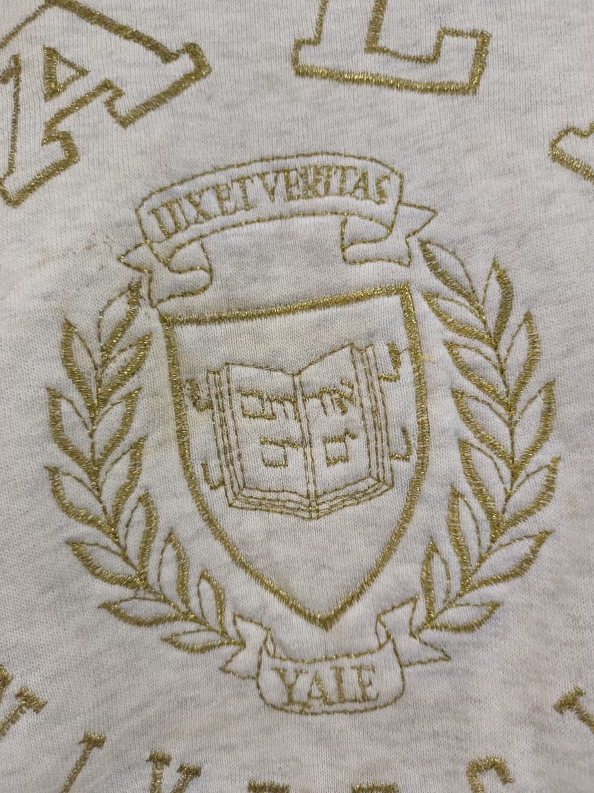 Vintage Vintage 90's Yale University Gold Emboidered Sweatshirt Size US L / EU 52-54 / 3 - 3 Thumbnail