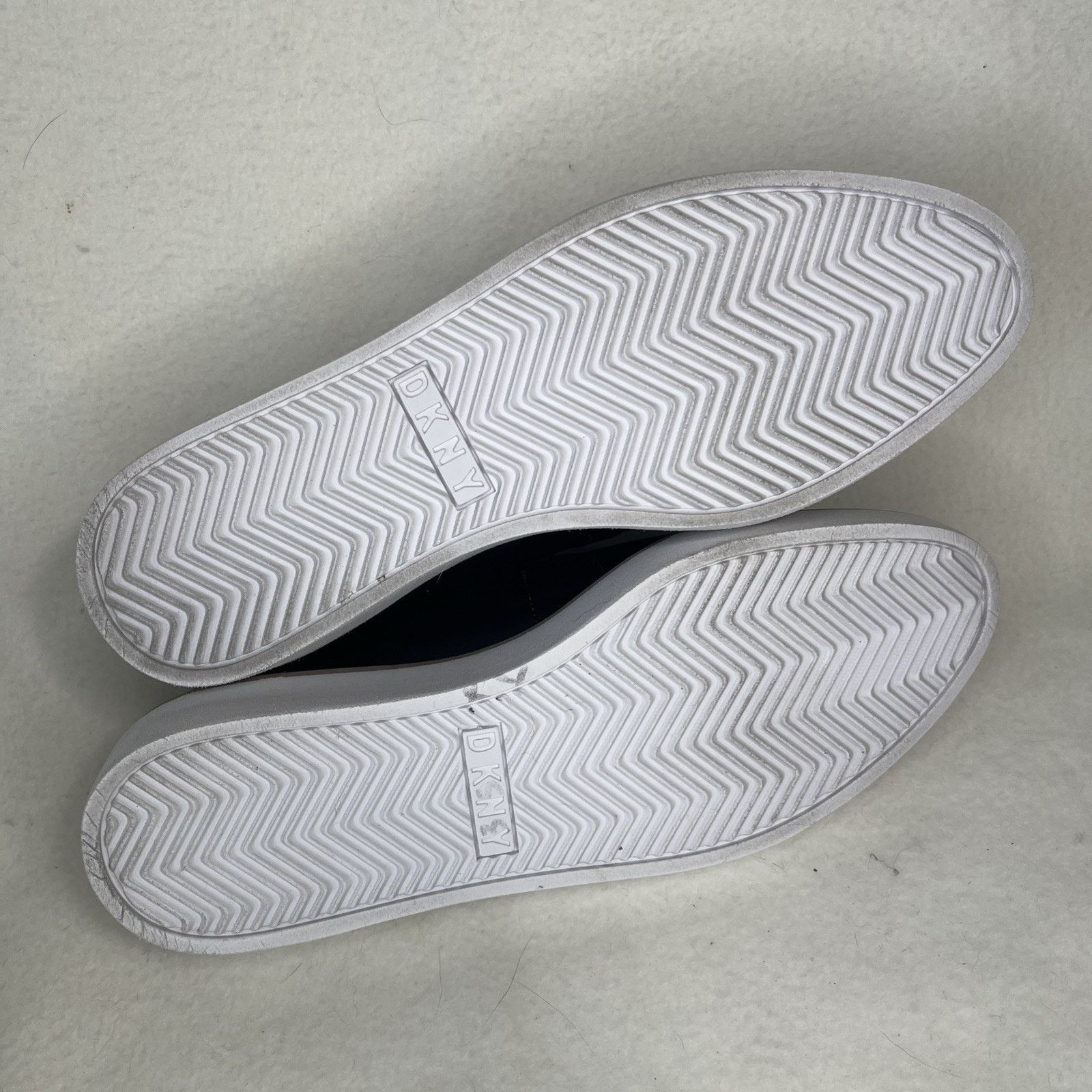 DKNY DKNY shoes slip on sneakers women 9M Pointed Toe- EUC Size US 9 / IT 39 - 6 Thumbnail