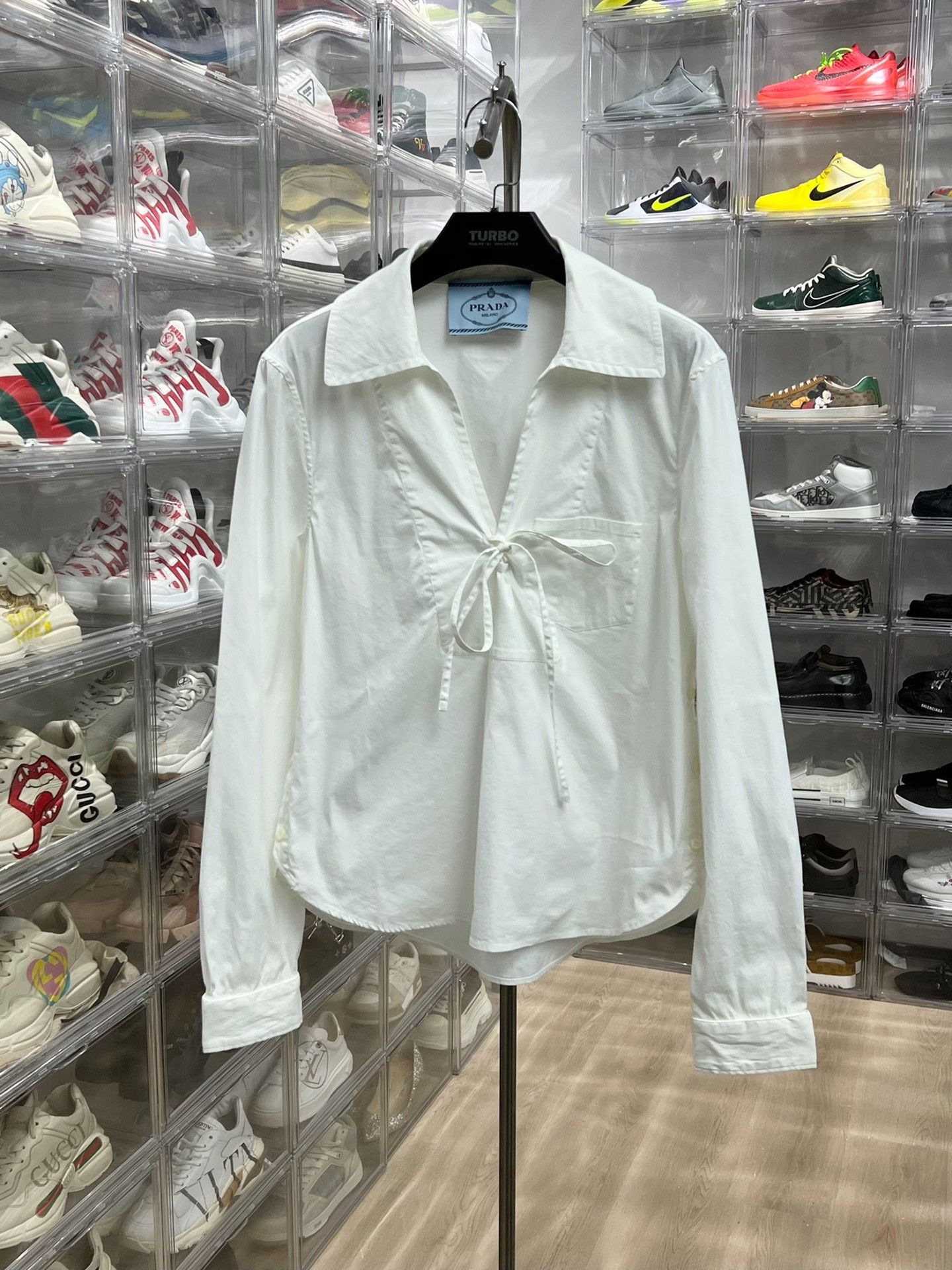 Prada Prada White Button Up it_42 Women Size M / US 6-8 / IT 42-44 - 1 Thumbnail