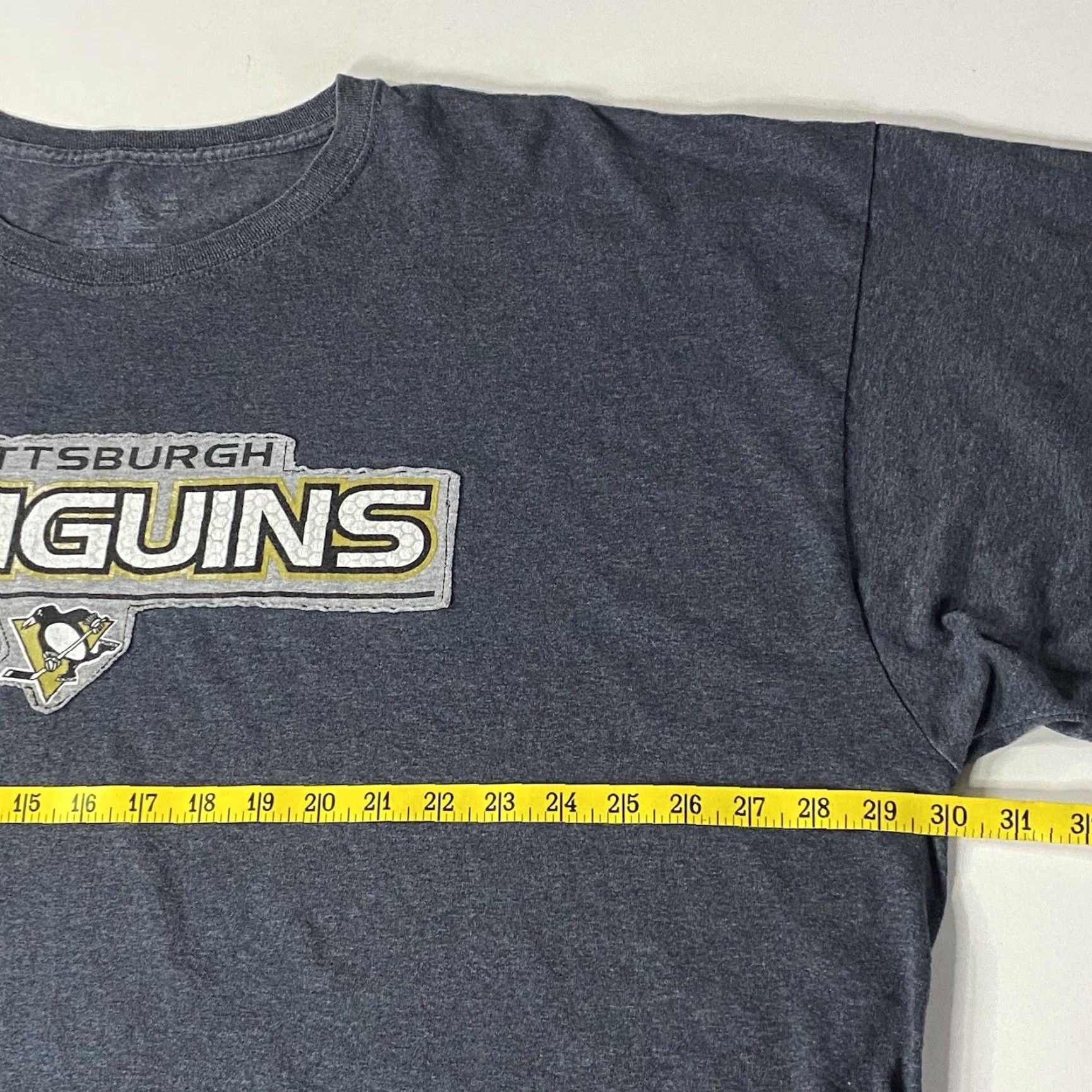 Fruit Of The Loom VINTAGE Pittsburgh Penguins T-Shirt Unisex Adults 3XL Gray 90s Sports Mens Womens Ballpark? Size US XXL / EU 58 / 5 - 7 Thumbnail