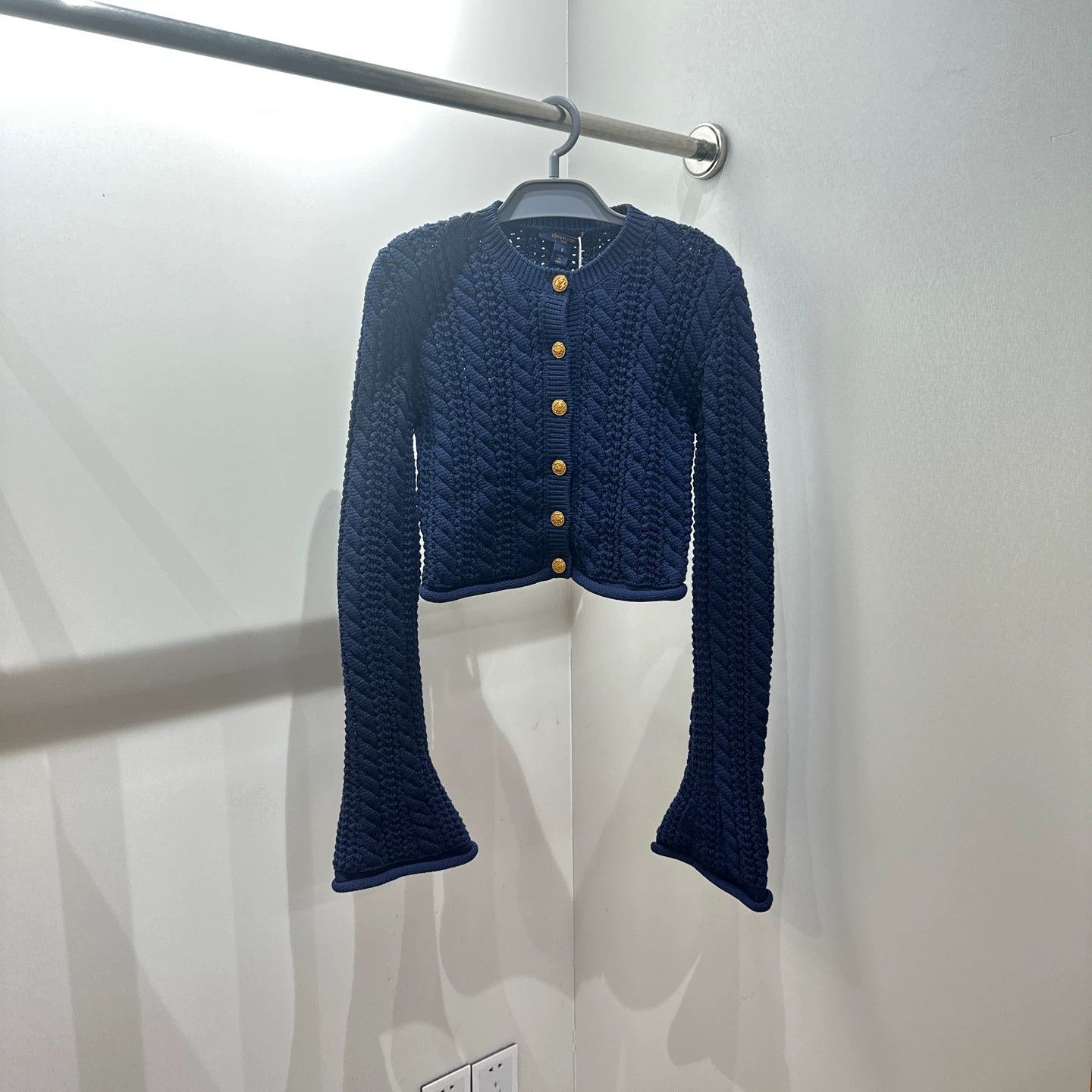 Louis Vuitton LV apr282 cable knit bell sleeve cardigan S Size S / US 4 / IT 40 - 1 Thumbnail