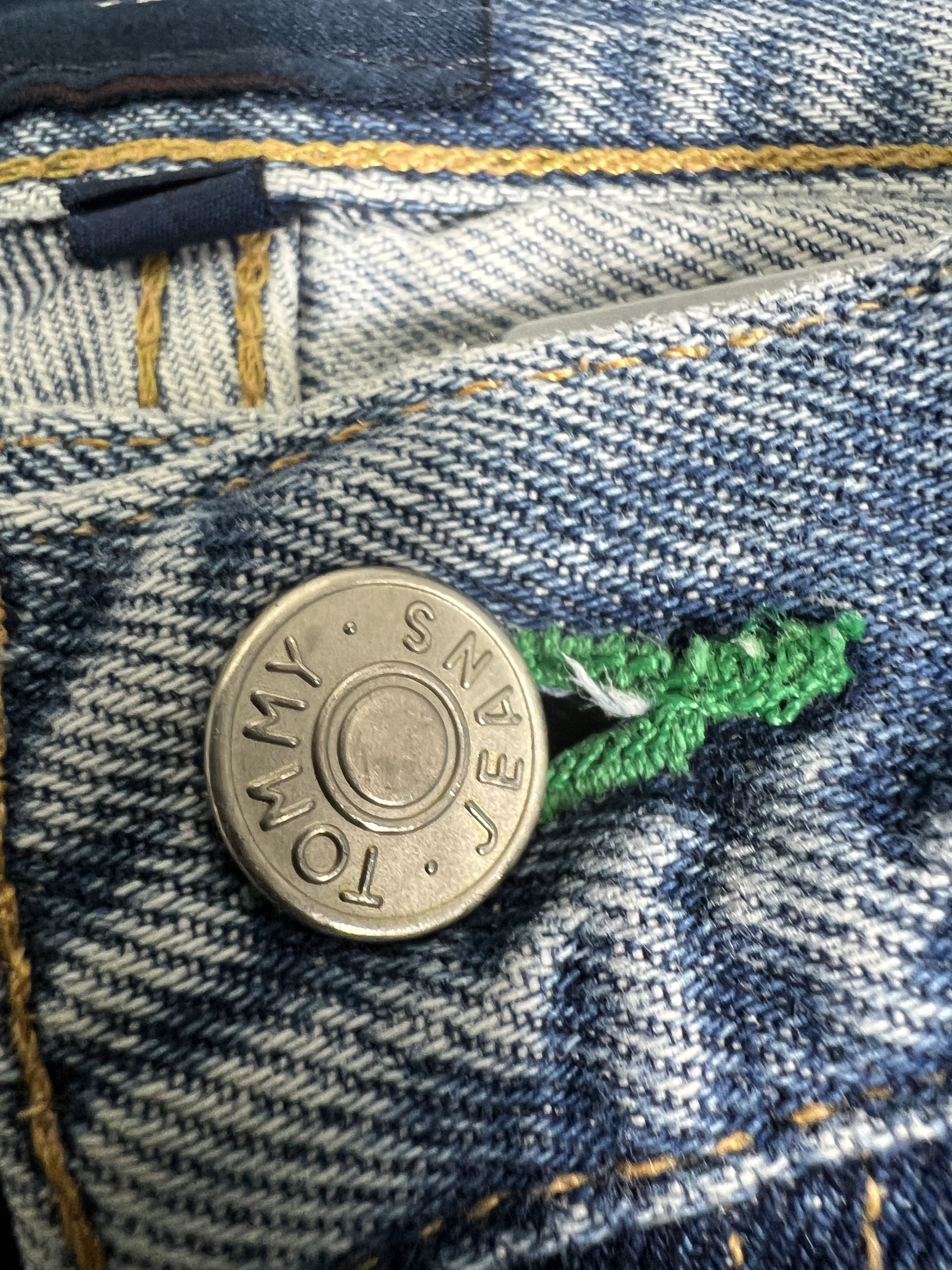 Tommy Hilfiger × Vintage Vintage Tommy Hilfiger Jeans Relaxed Fit Denim JK434 Size US 34 / EU 50 - 7 Thumbnail