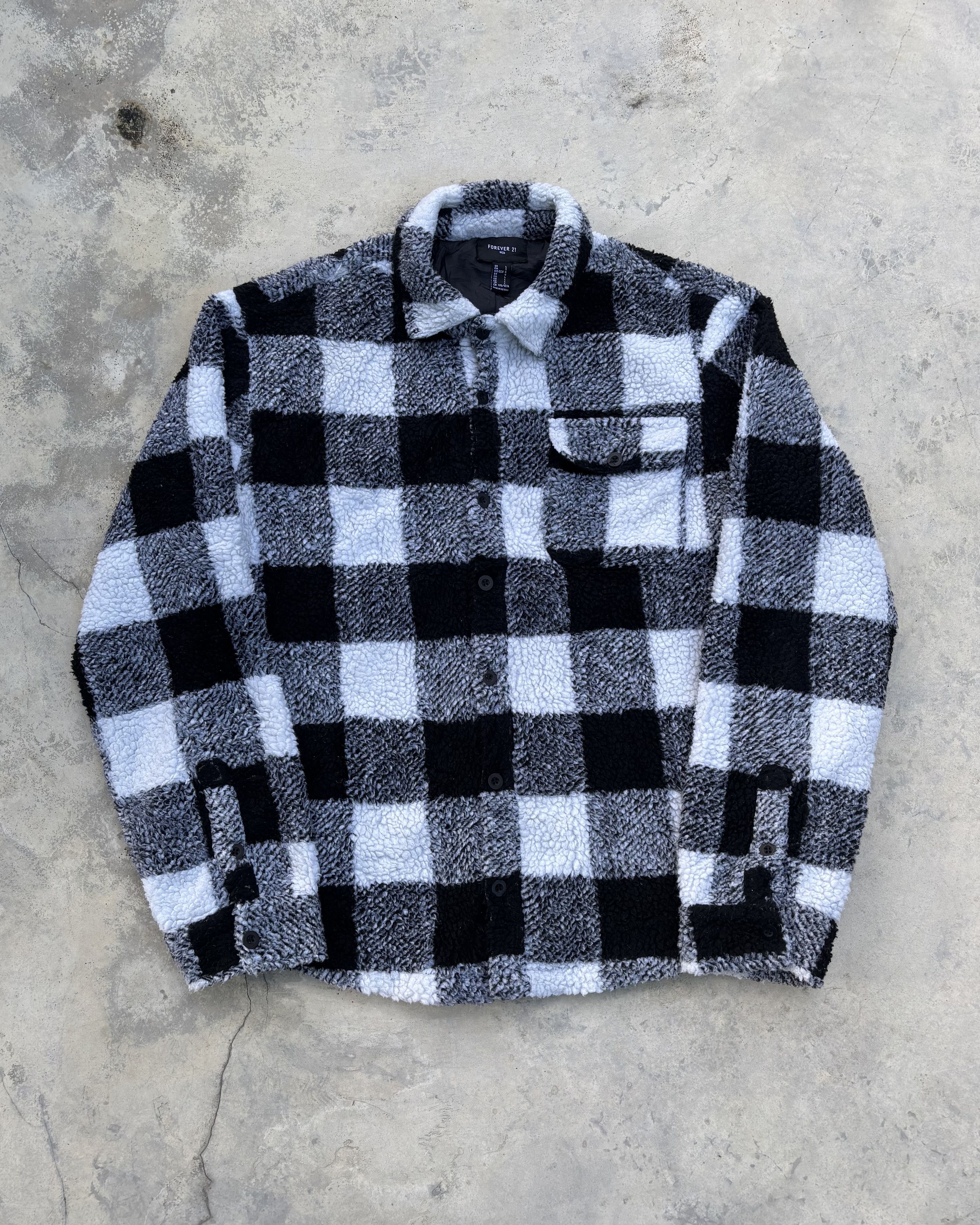Forever 21 Black & White Sherpa Fleece Checkered Overshirt Size US M / EU 48-50 / 2 - 1 Thumbnail
