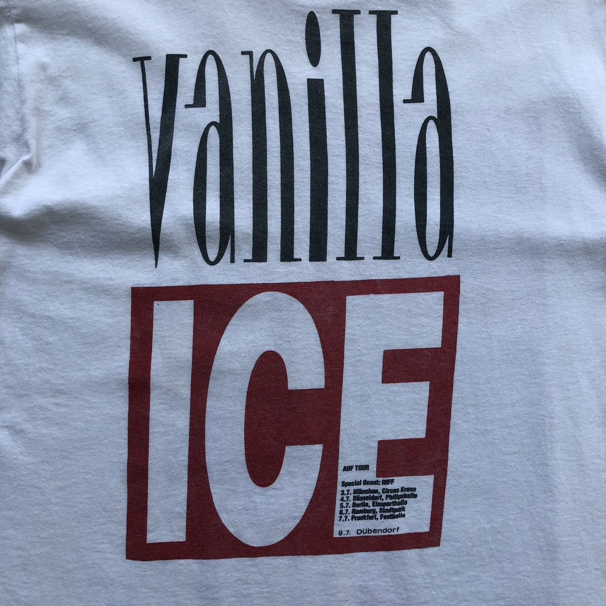 Band Tees Vanilla Ice 1991 On Tour The Ice Man Is Vintage 90’s T-Shirt Size US XXL / EU 58 / 5 - 7 Thumbnail