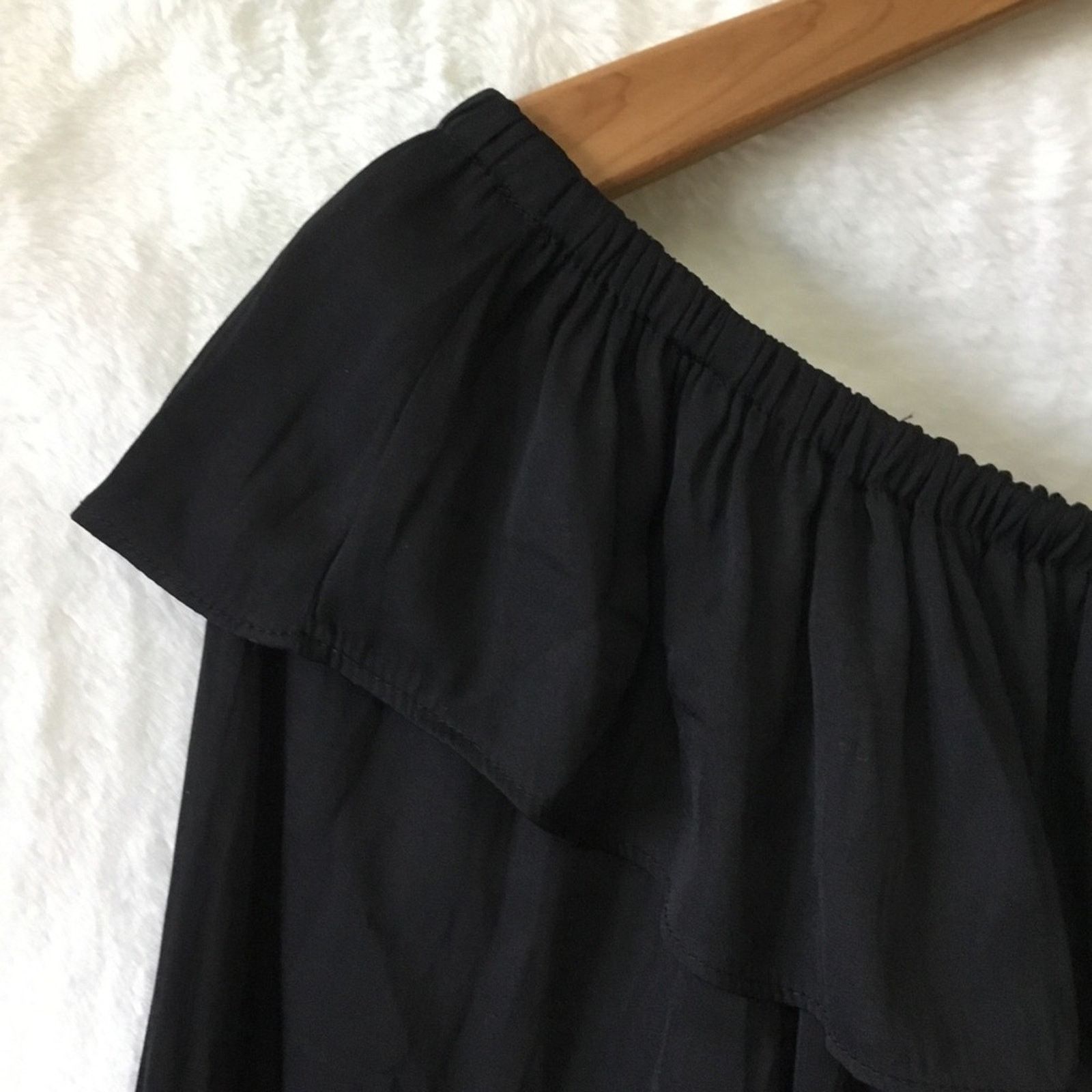 Other Archives Black Ruffled Off-The-Shoulder Top Size M / US 6-8 / IT 42-44 - 4 Thumbnail