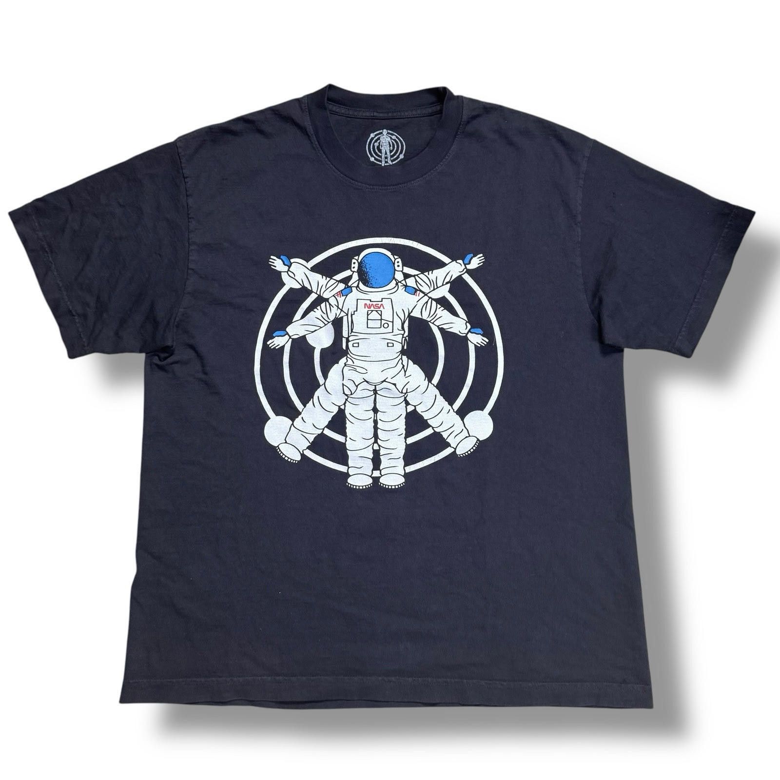 ミュージシャン KID CUDI TO THE MOON TOUR T-Shirt Kid CUDI Astronaut World Tour Tee – Drexlers
