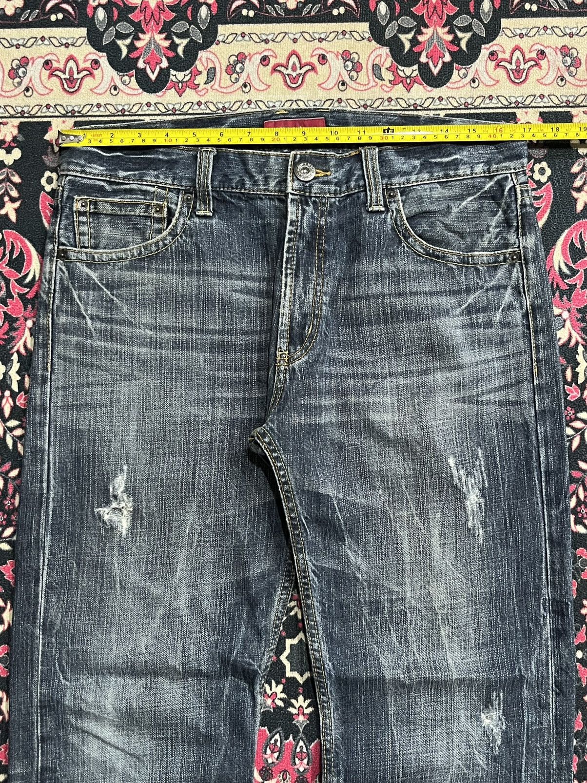 Le Grande Bleu (L.G.B.) Vintage Anti Label Embroidery Slogan Rhinestone Dark Jeans Size US 33 - 11 Thumbnail