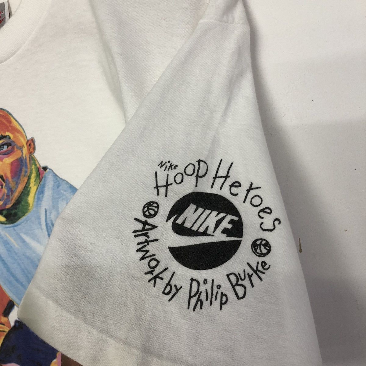 Nike VINTAGE 90 NIKE HOOP HEROES SIR CHARLES BARKLEY ARTWORK TEE Size US M / EU 48-50 / 2 - 6 Thumbnail