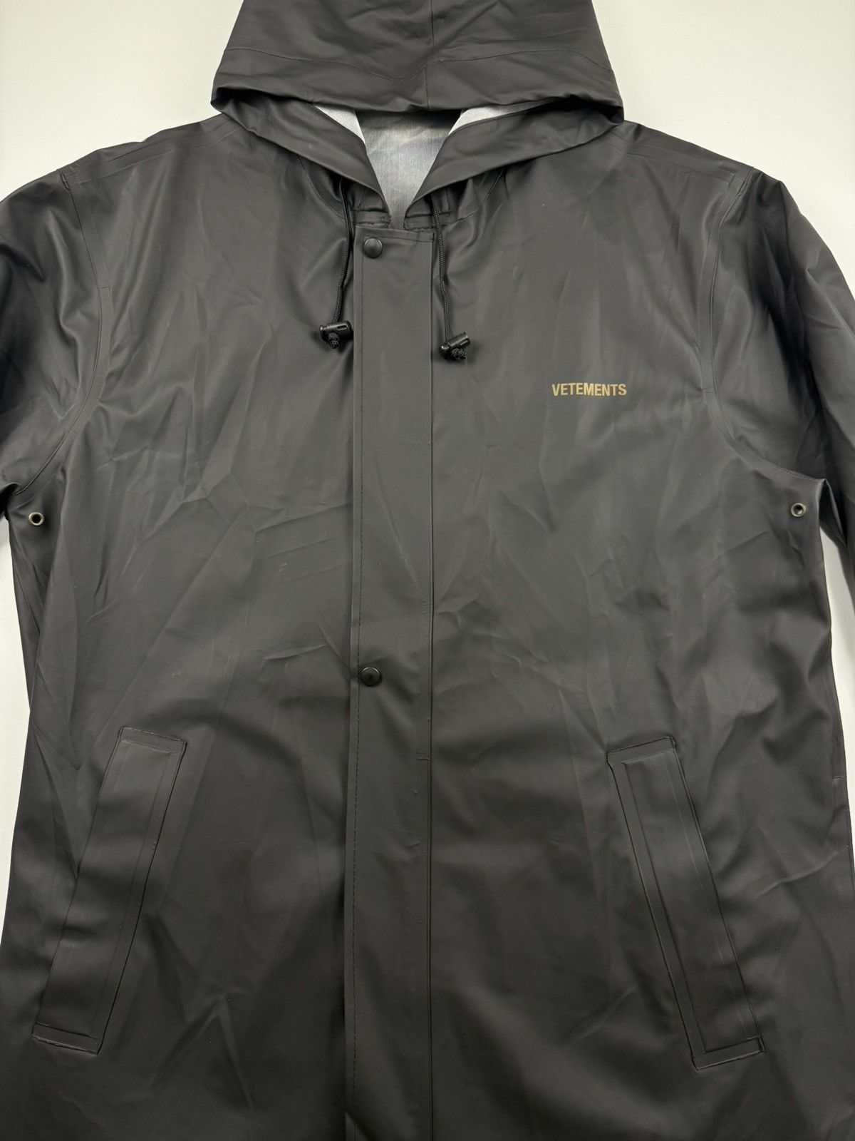 Vetements Vetements F/W’18 Oversized Rain Coat Size US XL / EU 56 / 4 - 5 Thumbnail