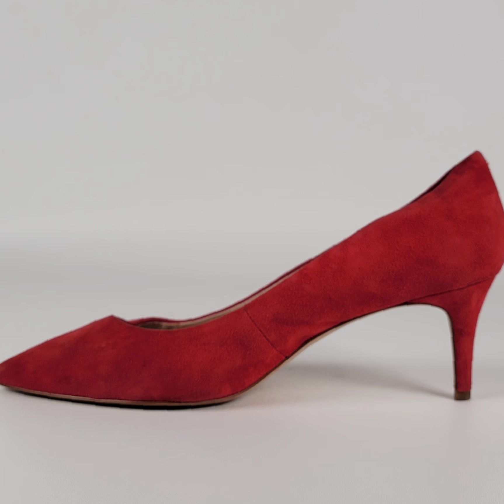 Vintage Louise et Cie Jordyna Pointed Toe Pump Womens 42 Pomegranate Suede Size 10 M Red Leather Lining Synthetic Sole Heel 2-1/2" Size US 10 / IT 40 - 6 Thumbnail