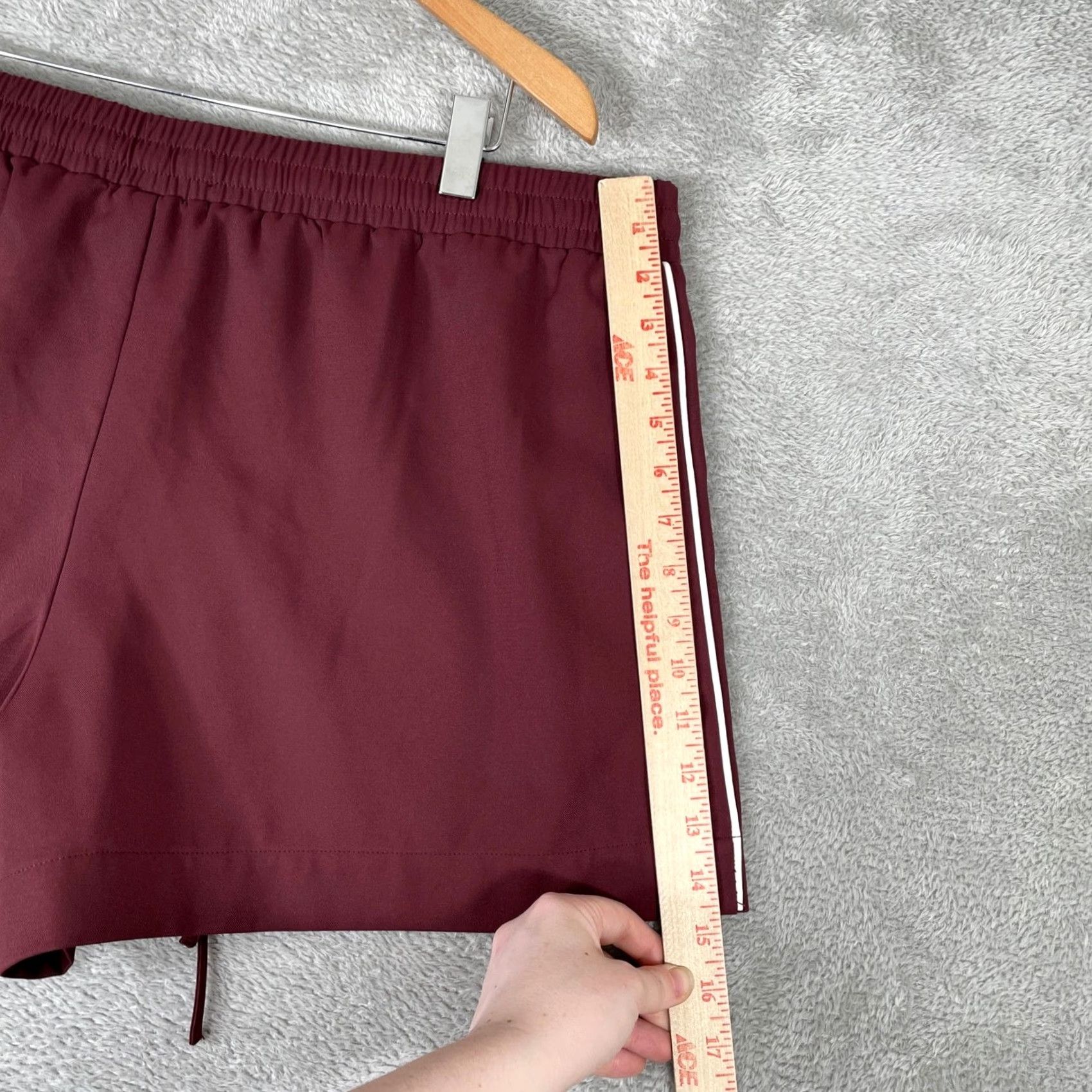 Abercrombie & Fitch Abercrombie & Fitch Shorts Womens XL Burgundy Side Stripe Athletic Loungewear Size 26" / US 2 / IT 38 - 6 Thumbnail