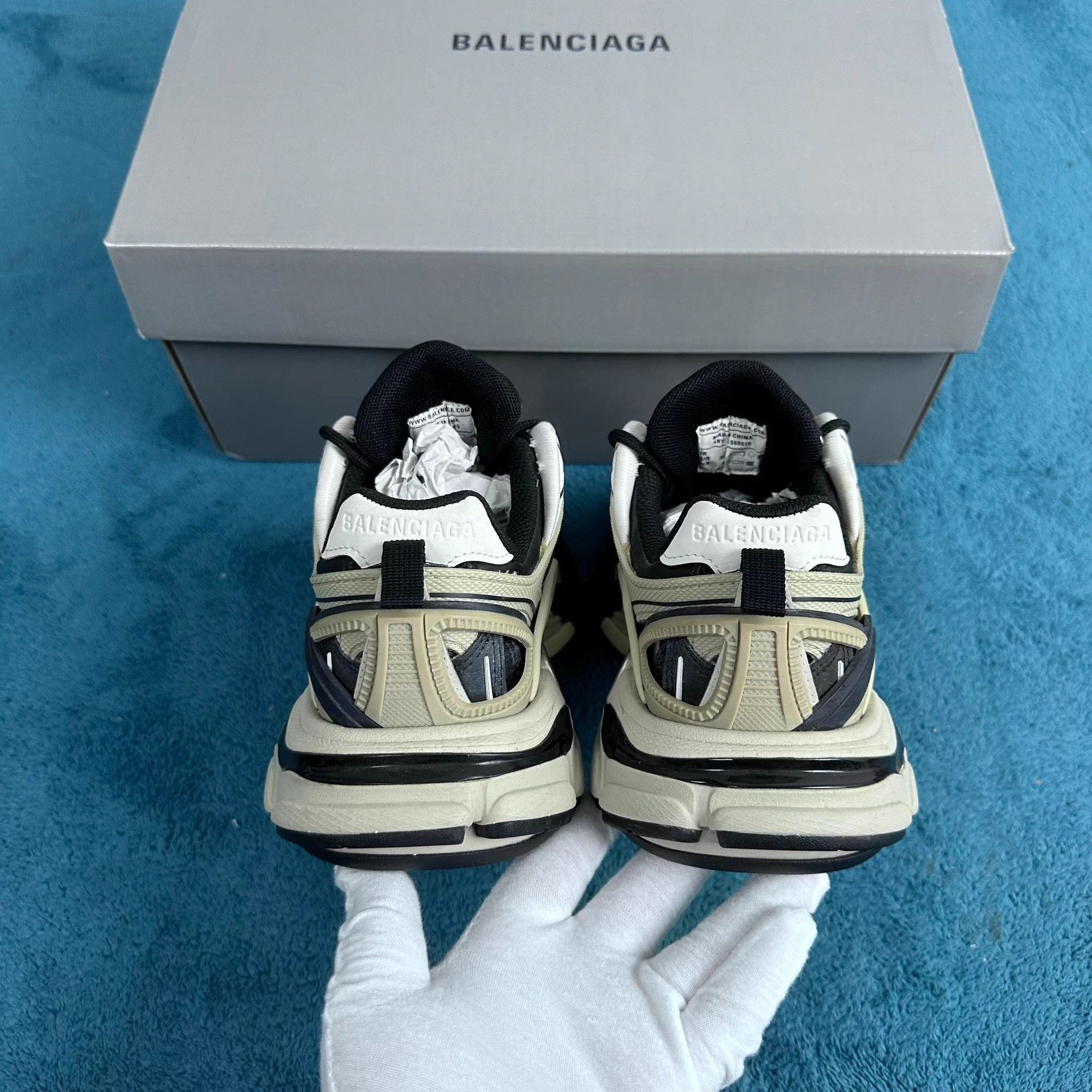 Balenciaga Balenciaga Track 2.0 Mesh Low Top Sneaker Cream/Black 35 Size US 4.5 / IT 34.5 - 4 Thumbnail