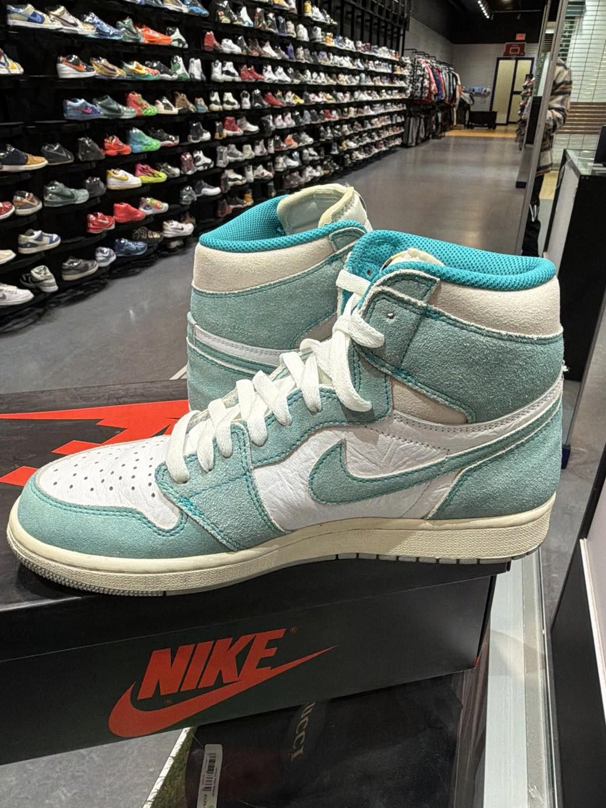 Nike Jordan 1 Retro High OG 555088-311 Size 8.5 Turbo Green Size US 8.5 / EU 41-42 - 5 Thumbnail