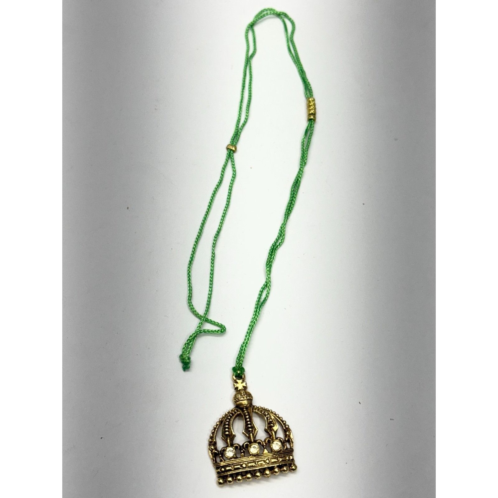 Vintage Vintage rhinestone crown green pendant necklace Size ONE SIZE - 2 Thumbnail