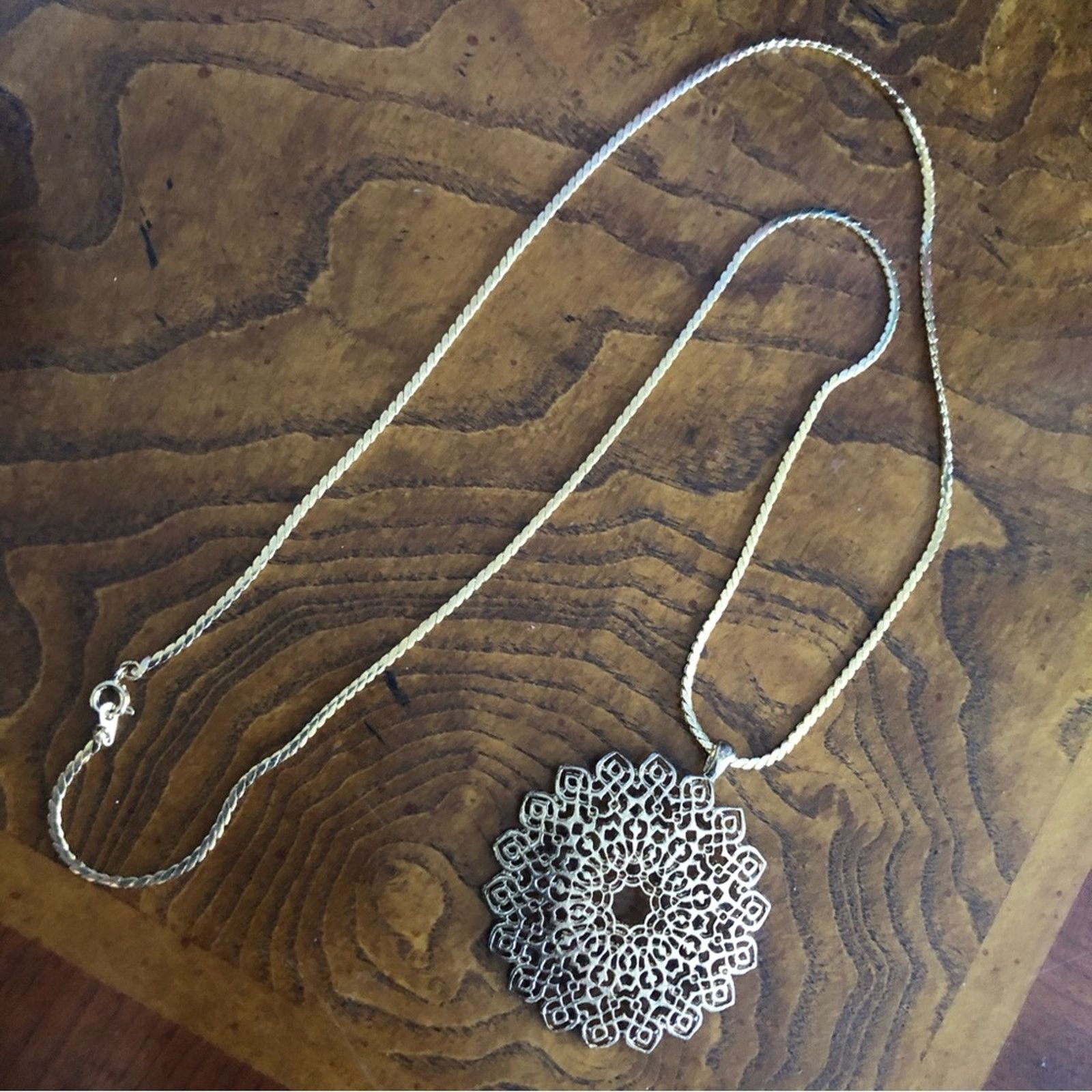 Vintage Vintage filigree pendant on gold braided chain necklace Size ONE SIZE - 7 Thumbnail