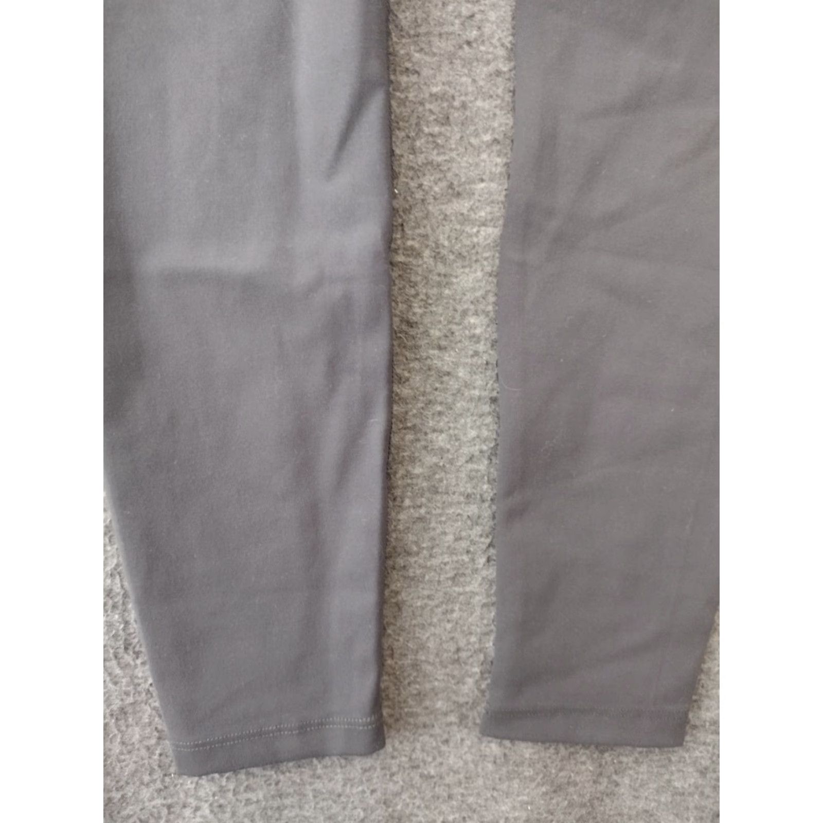 Vintage Women's Gray Yoga Leggings - Size 4 - Pull On - Activewear - Leggings - Skinny - Inseam 21 in - Waist 18 in - Spandex - Yoga - Ankle - Women Size 27" / US 4 / IT 40 - 5 Thumbnail