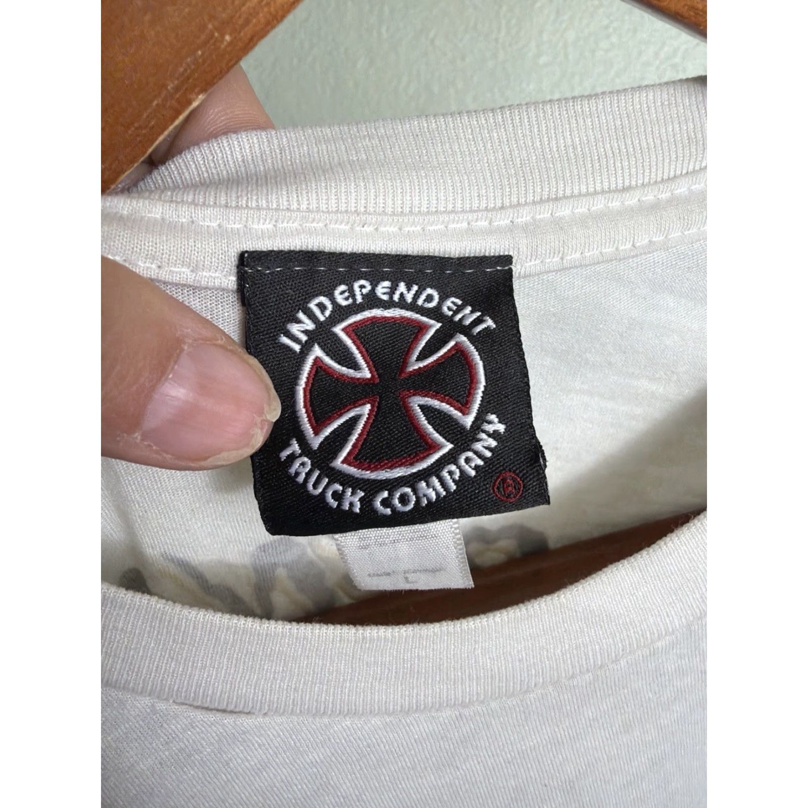 Vintage independent trucks T-Shirt Ivory Women’s Large Doomsayers Stains Skateboards Size L / US 10 / IT 46 - 7 Thumbnail