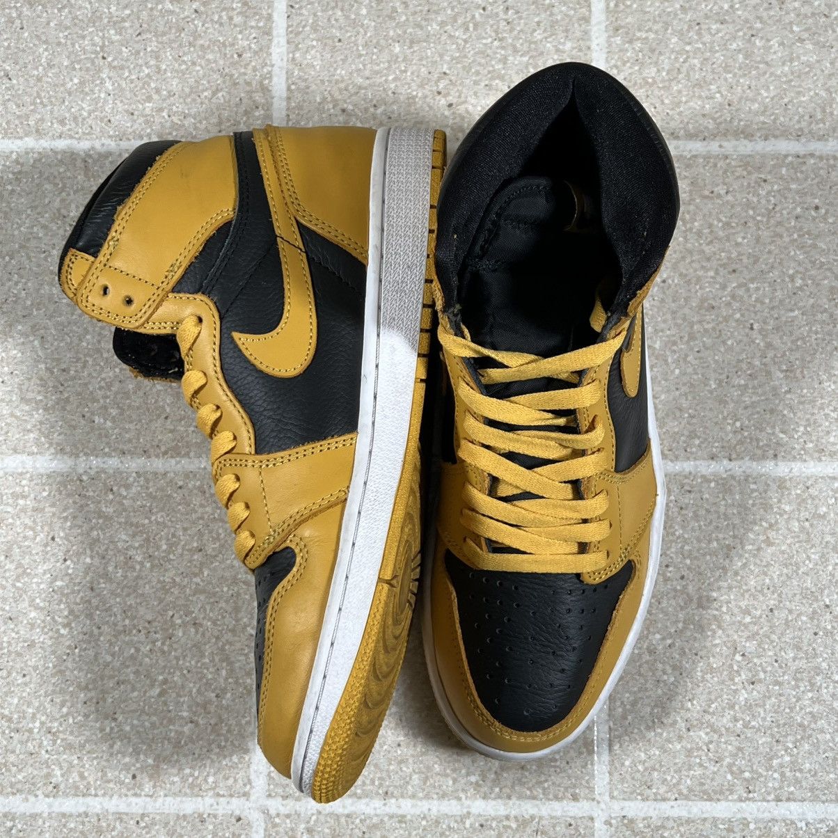 Jordan Brand Nike Air Jordan 1 Sneaker sz8.5 Yellow Retro High OG Pollen Size US 8.5 / EU 41-42 - 4 Thumbnail