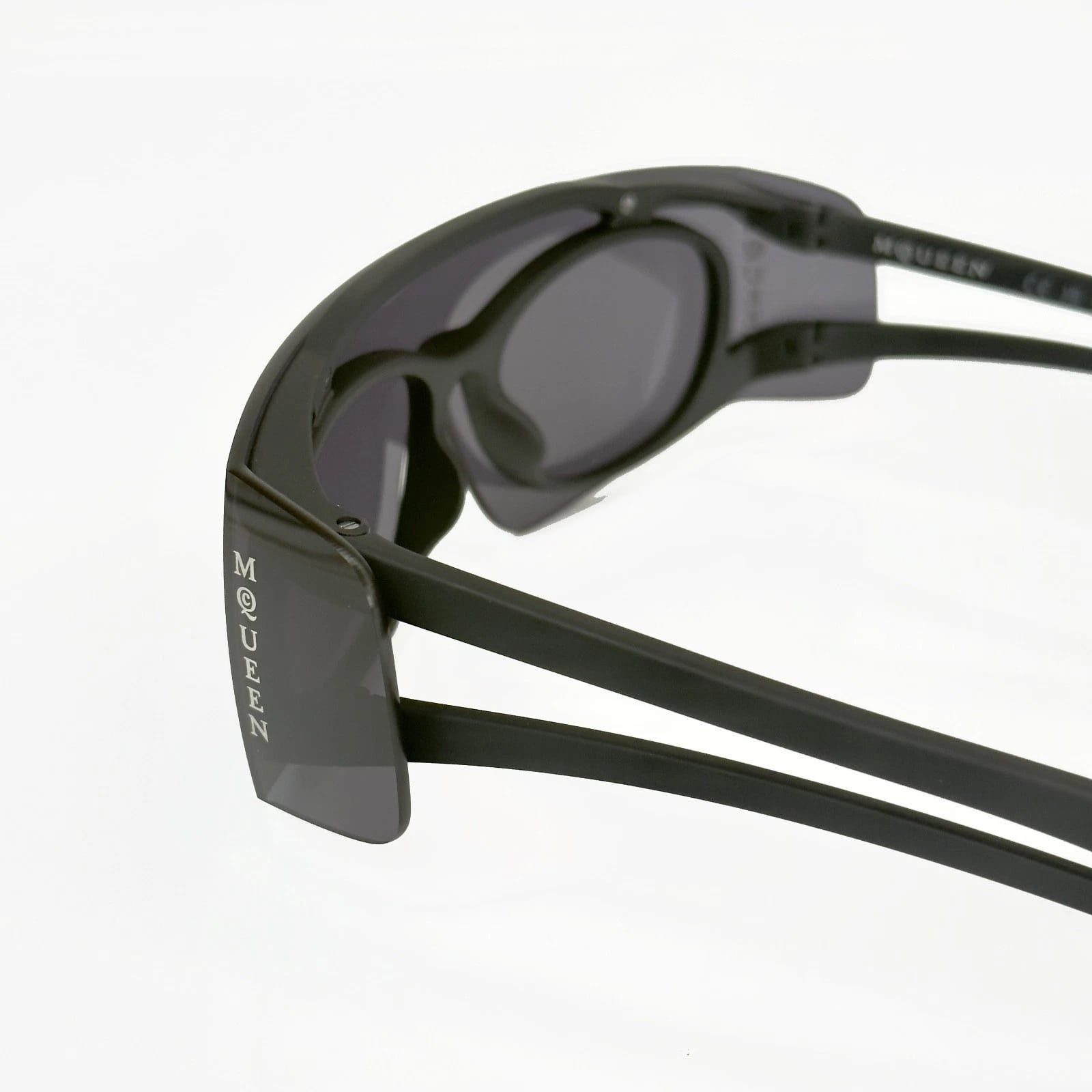 Alexander McQueen ALEXANDER MCQUEEN AM0489S 0489 Black Fashion Sunglasses 001 Size ONE SIZE - 8 Thumbnail
