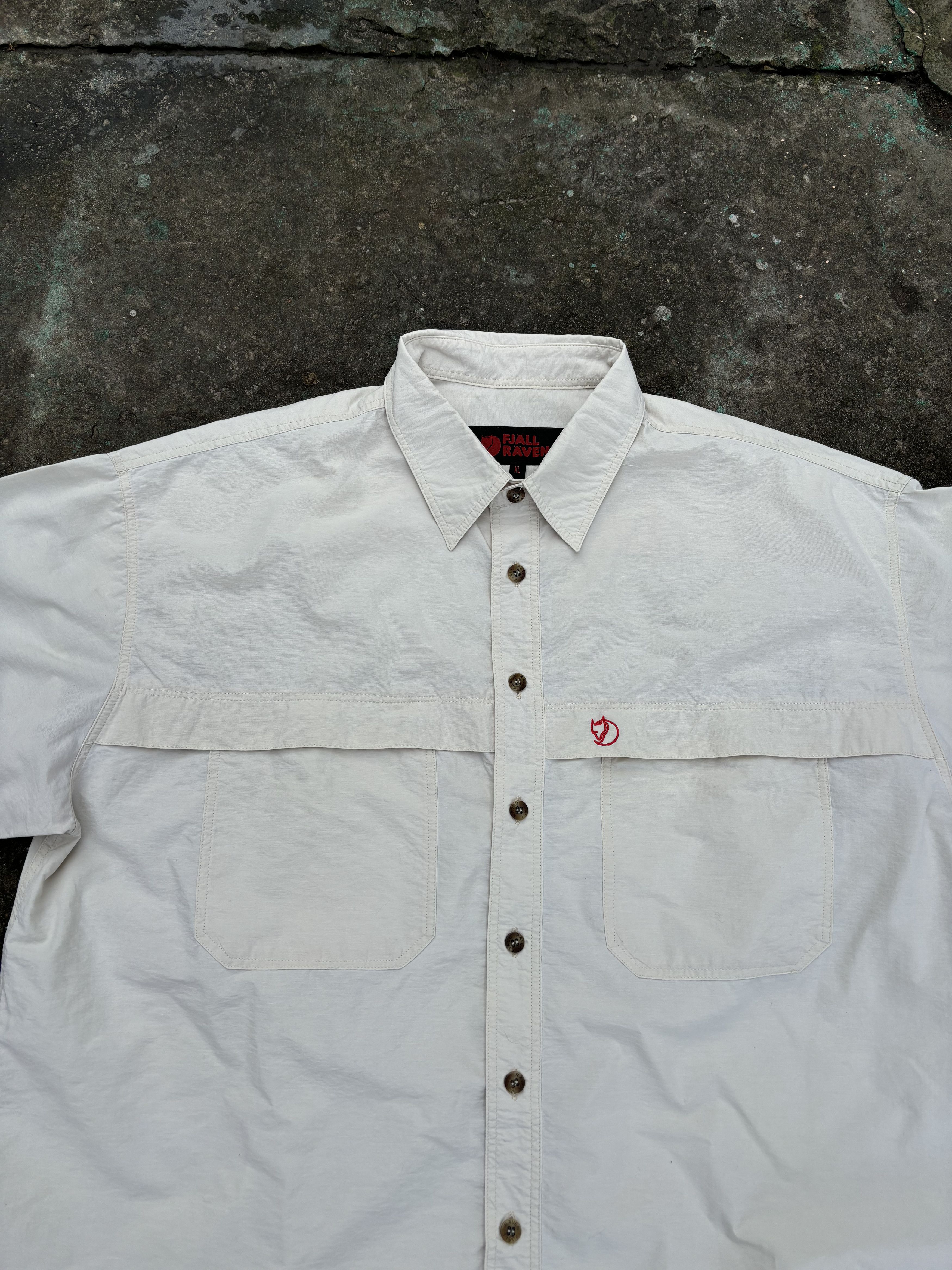 Fjallraven Vintage Fjallraven Cargo Shortsleeve Button Shirt Size US XL / EU 56 / 4 - 3 Thumbnail
