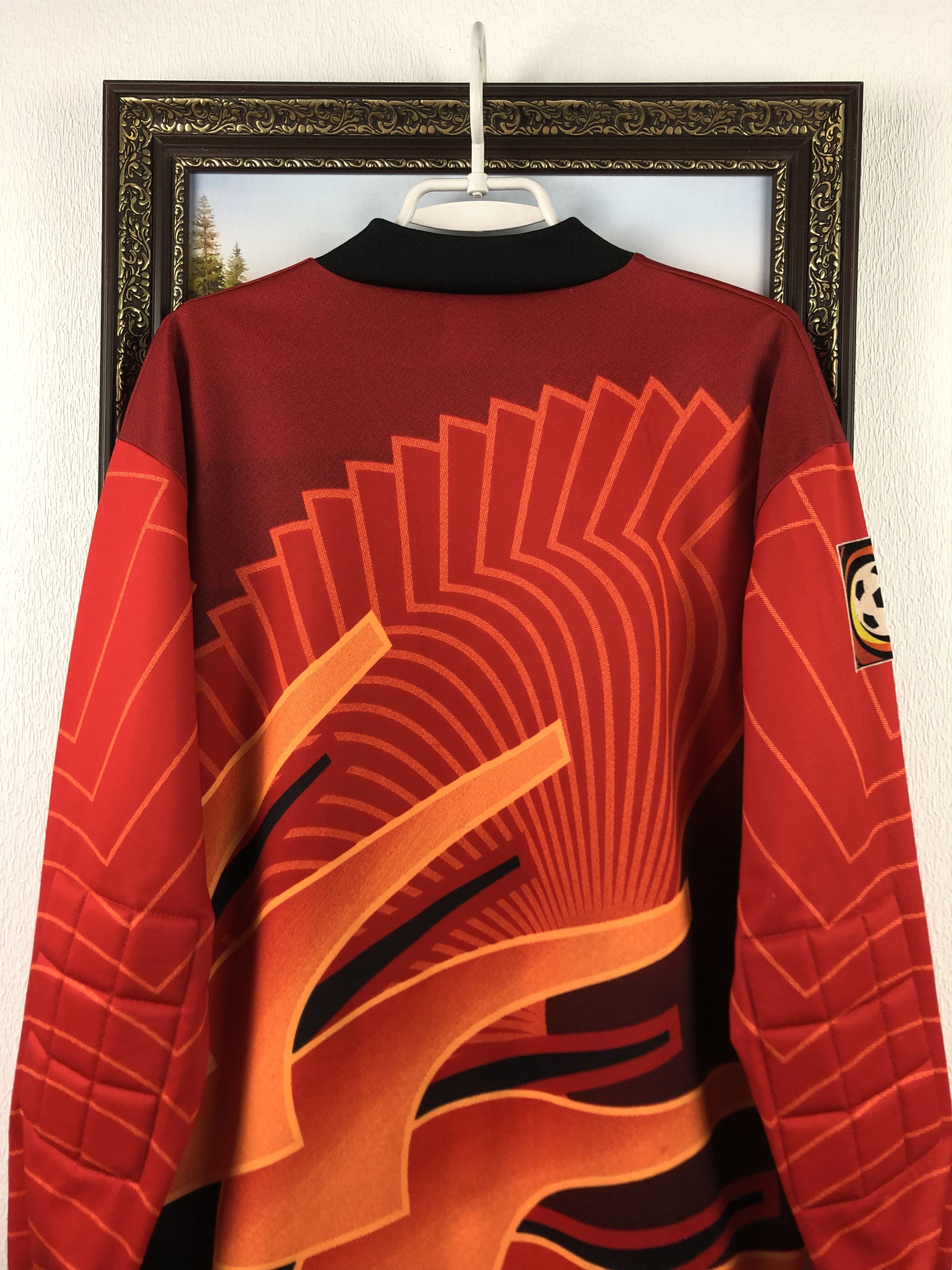 Puma Eintracht Frankfurt Goalkeeper shirt 1995 Soccer Jersey Size US M / EU 48-50 / 2 - 15 Thumbnail