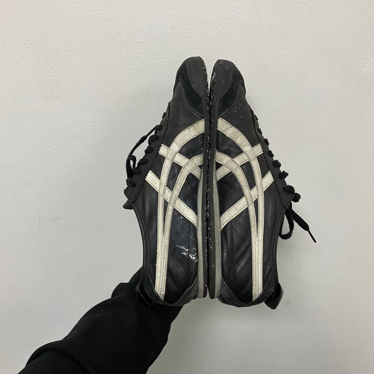 Asics Vintage Asics Onitsuka Tiger Black Low Top Sneakers Size US 11 / EU 44 - 6 Thumbnail