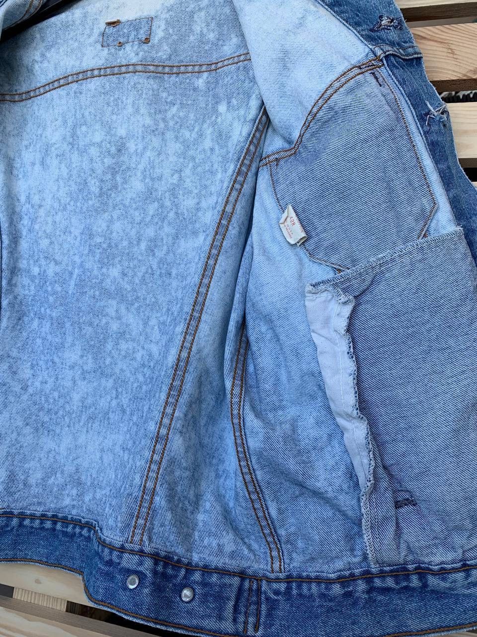 Levi's × Levi's Vintage Clothing Vintage Levi’s Denim Jacket Washed Distressed Size M Size US M / EU 48-50 / 2 - 12 Thumbnail