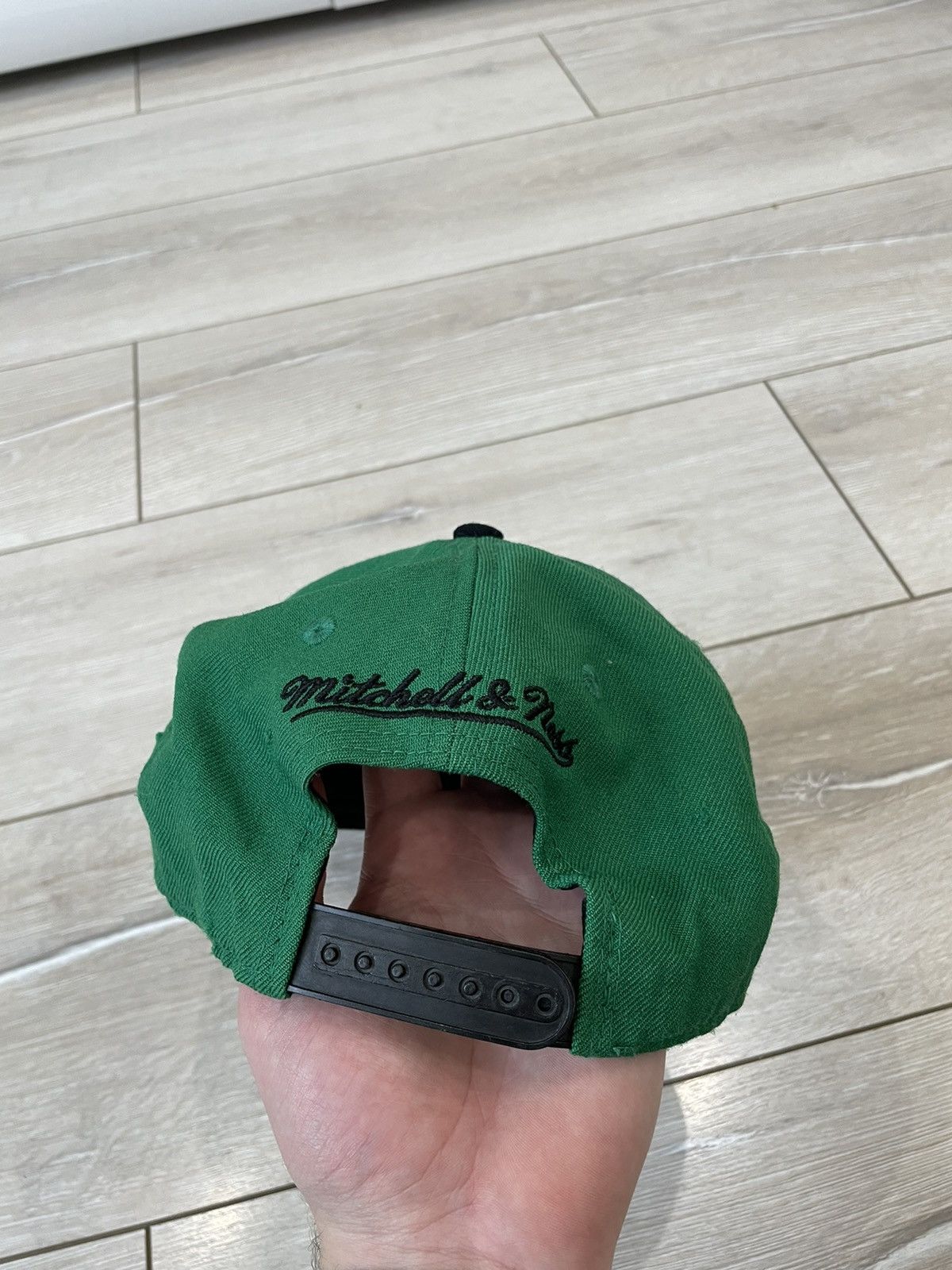NBA × Vintage Vintage Celtic Boston Mitchell&Ness cap Size ONE SIZE - 5 Thumbnail