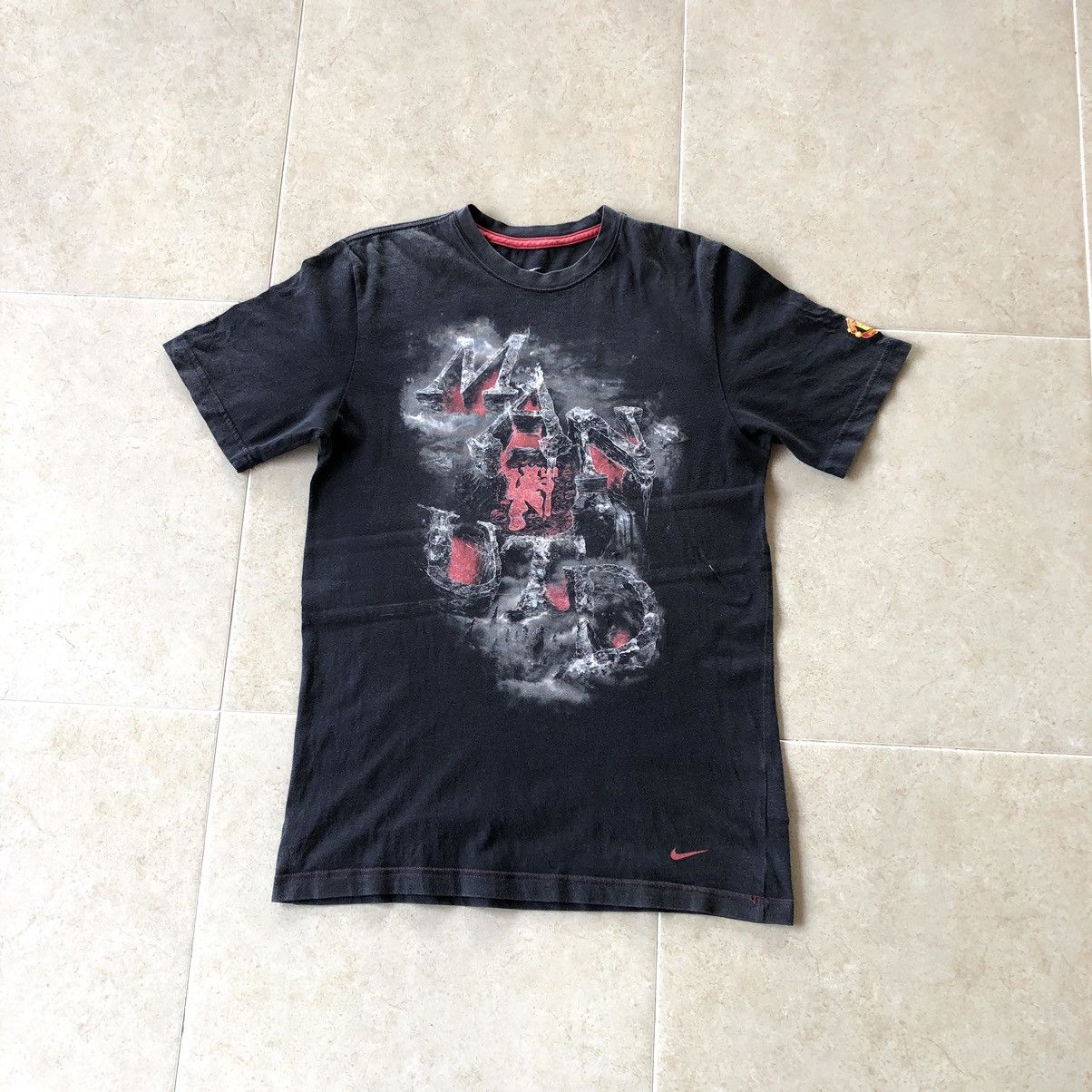 Nike Nike Manchester United Rare Shirt Size US M / EU 48-50 / 2 - 1 Thumbnail