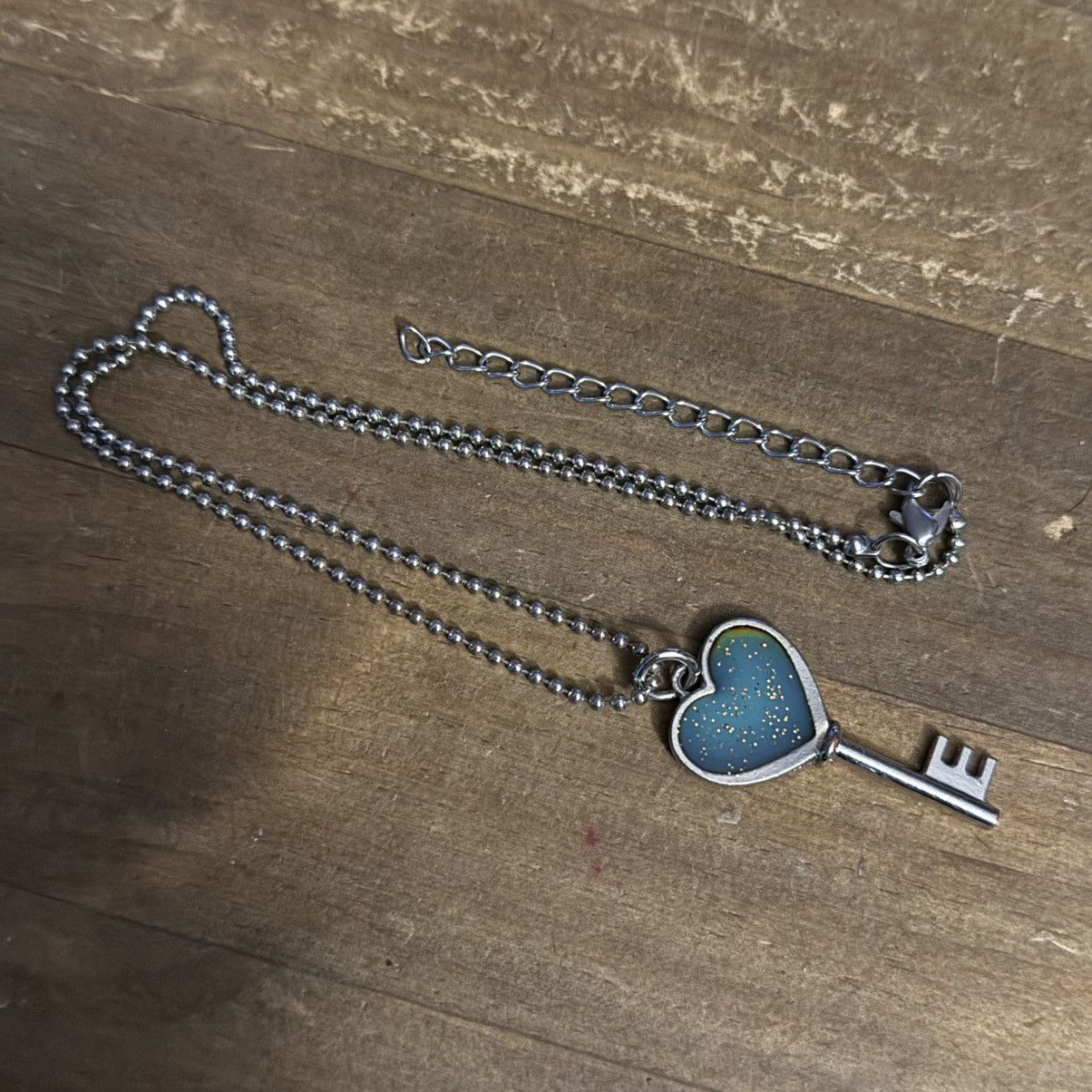 Other Silver color changing heart skeleton key pendant necklace Size ONE SIZE - 2 Thumbnail
