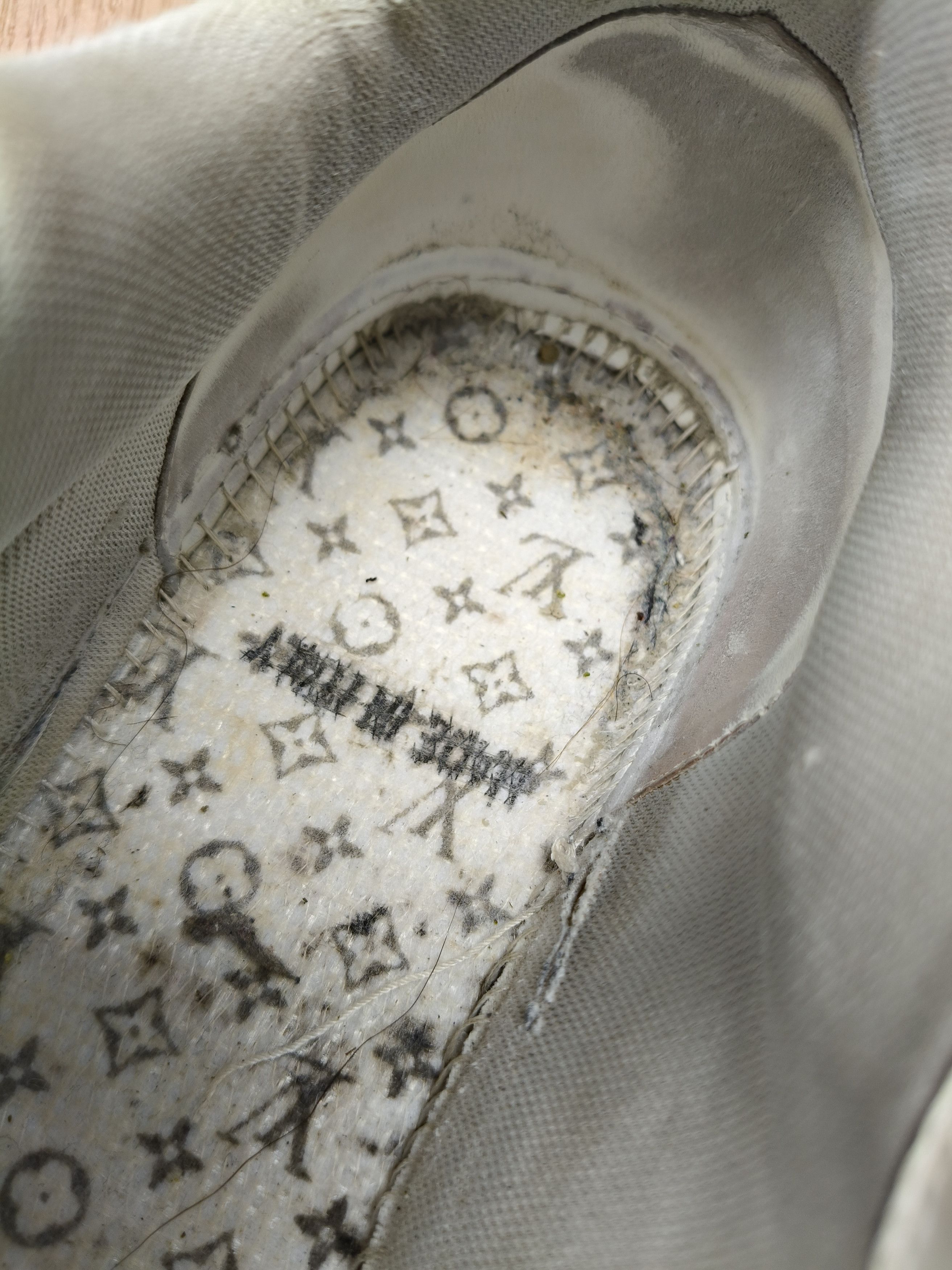 Louis Vuitton Louis Vuitton Trainers Sneakers Trainer Shoes Size 8 / 41 Size US 8 / EU 41 - 19 Thumbnail