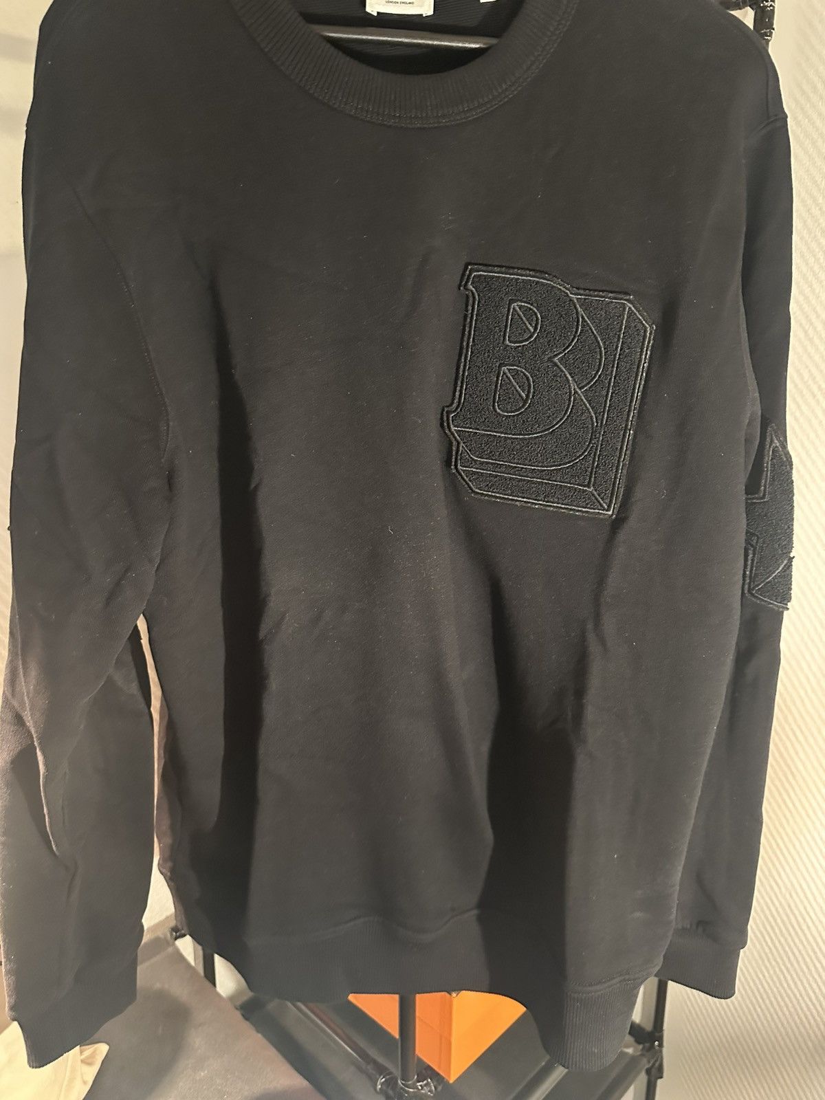 Burberry Burberry “B” Chenille & Star Patch Sweatshirt Black M Size US M / EU 48-50 / 2 - 3 Thumbnail