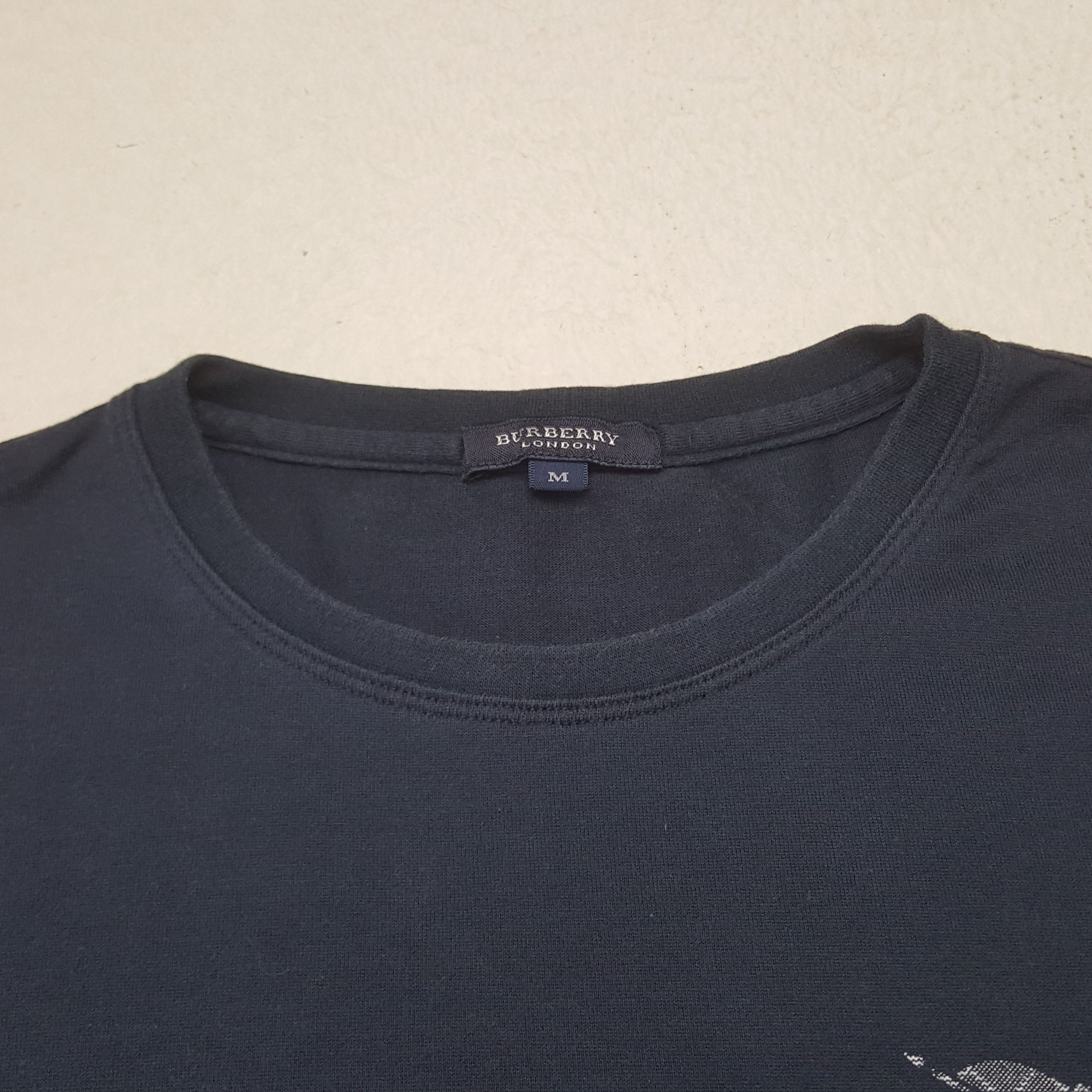 Burberry Vintage Burberry London Designer Brand Tshirt C285N54 Size US L / EU 52-54 / 3 - 5 Thumbnail