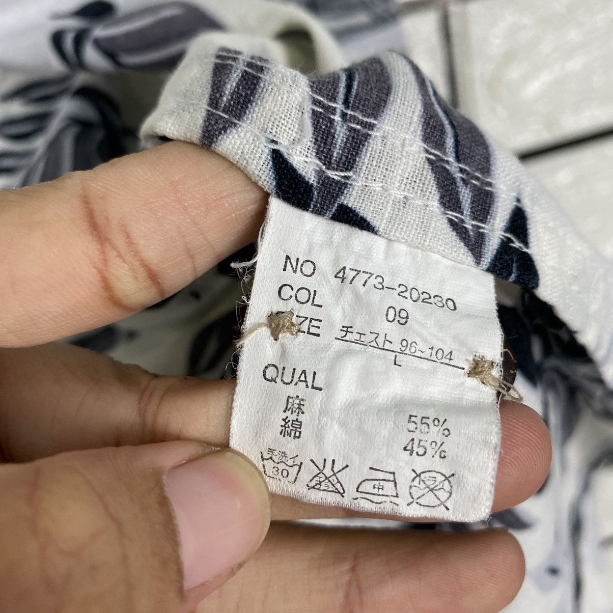 Toyo Enterprises Ani Ani Styled In Hawaii Rayon Shirt Button Full Print Size US L / EU 52-54 / 3 - 18 Thumbnail