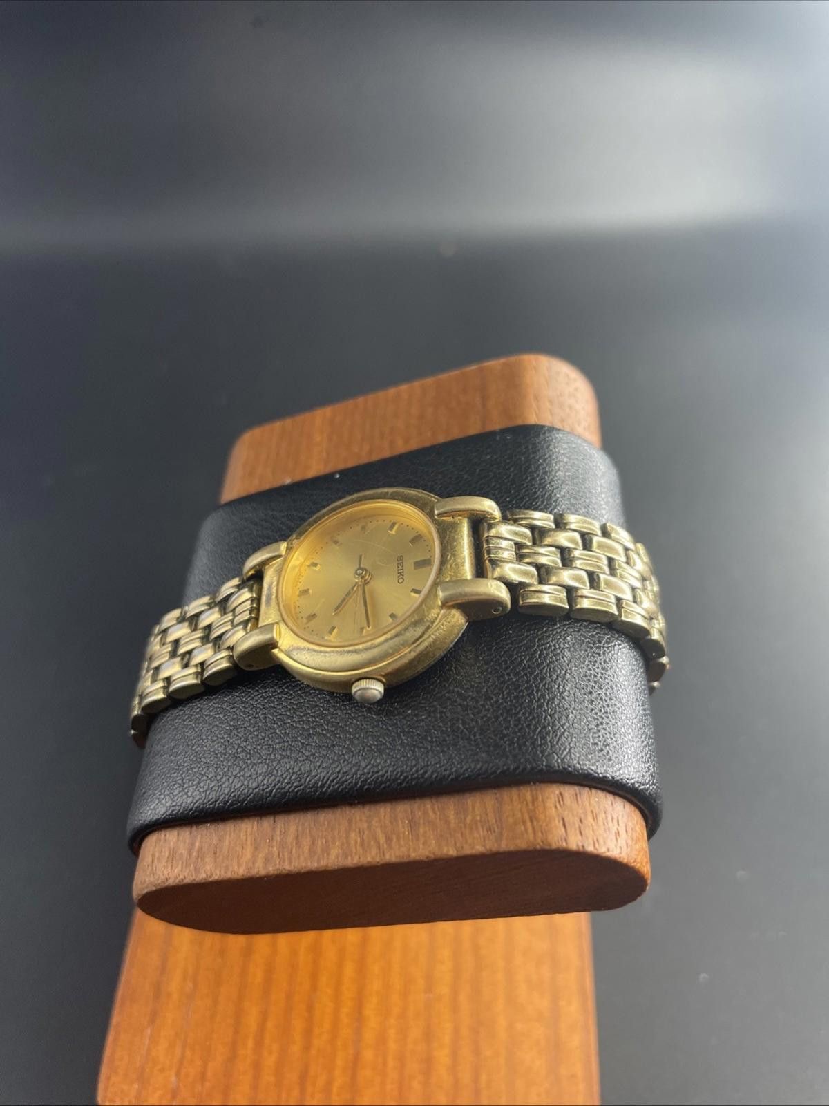 Seiko Seiko V701-1781 Quartz Watch Gold Tone Bracelet New Batt Size ONE SIZE - 3 Thumbnail