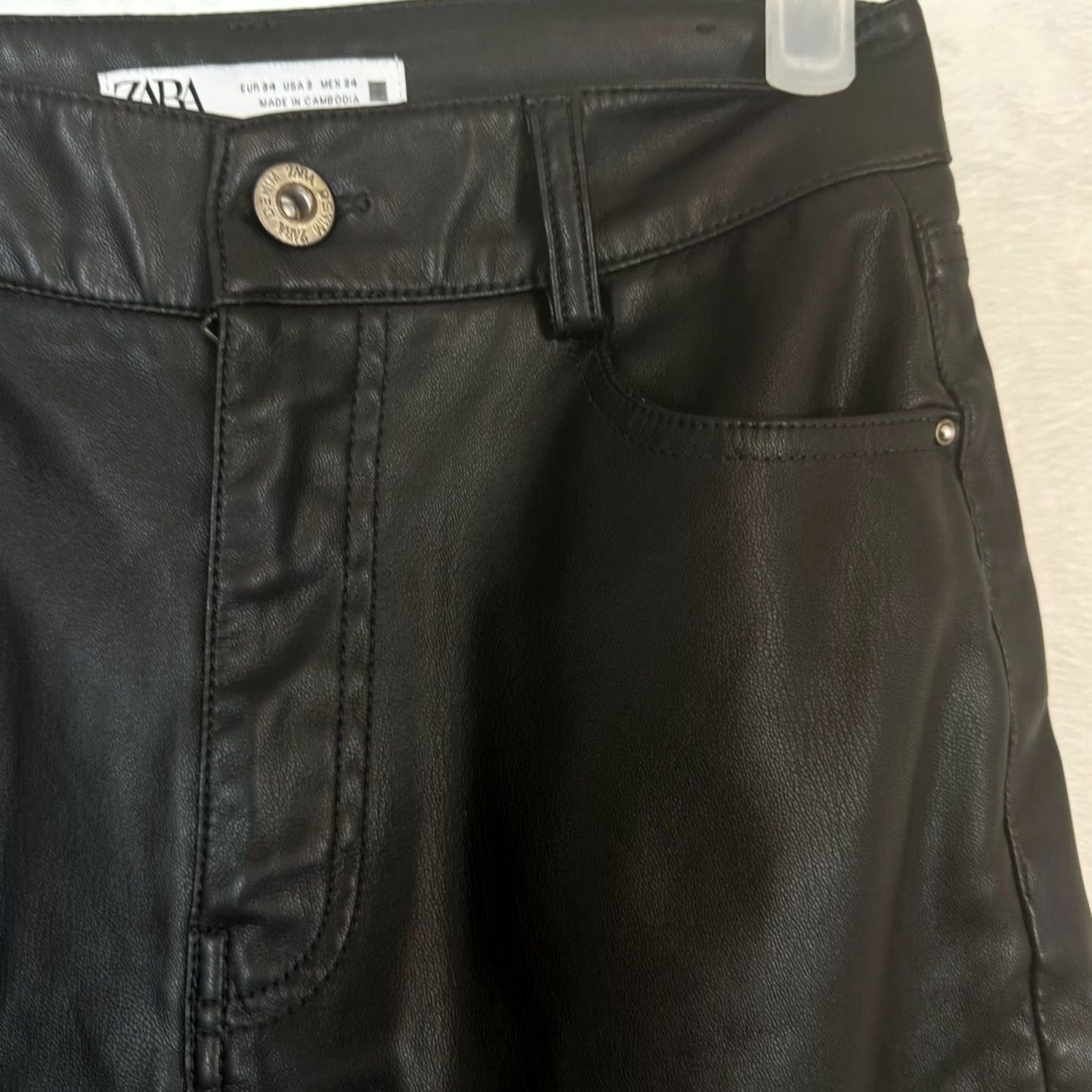 Zara ZARA Black Faux Leather High-Rise Skinny Pants, Size 2, 5-Pocket, Regular, Womens, Casual, 26in Waist, 28in Inseam Size 26" / US 2 / IT 38 - 7 Thumbnail