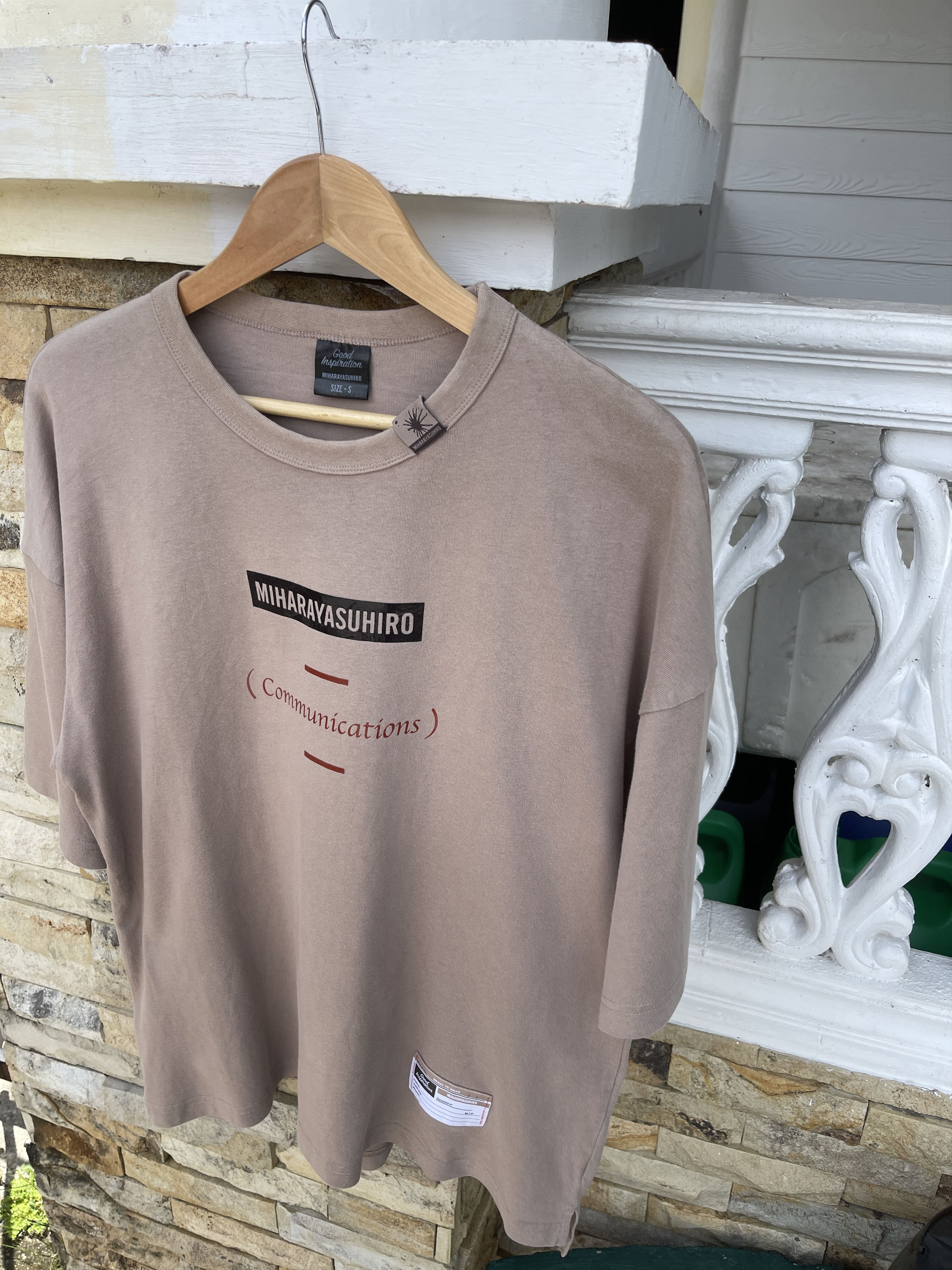 GU × Maison MIHARA YASUHIRO Last Drop🔥Rare🔥Gu x Mihara Yasuhiro T-Shirt Size US M / EU 48-50 / 2 - 3 Thumbnail
