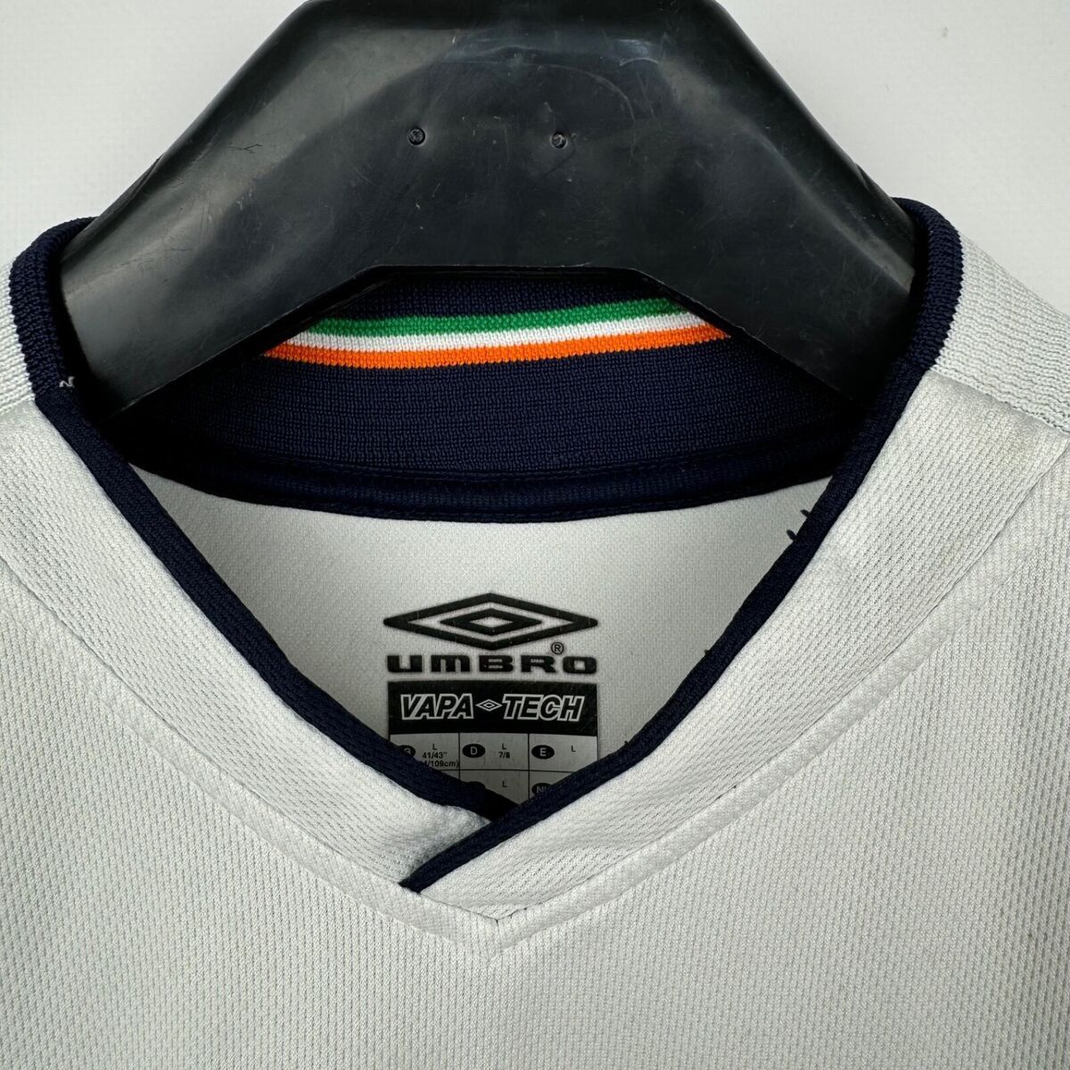 Umbro IRELAND 2002 2003 AWAY FOOTBALL SHIRT SOCCER JERSEY UMBRO Size US L / EU 52-54 / 3 - 5 Thumbnail