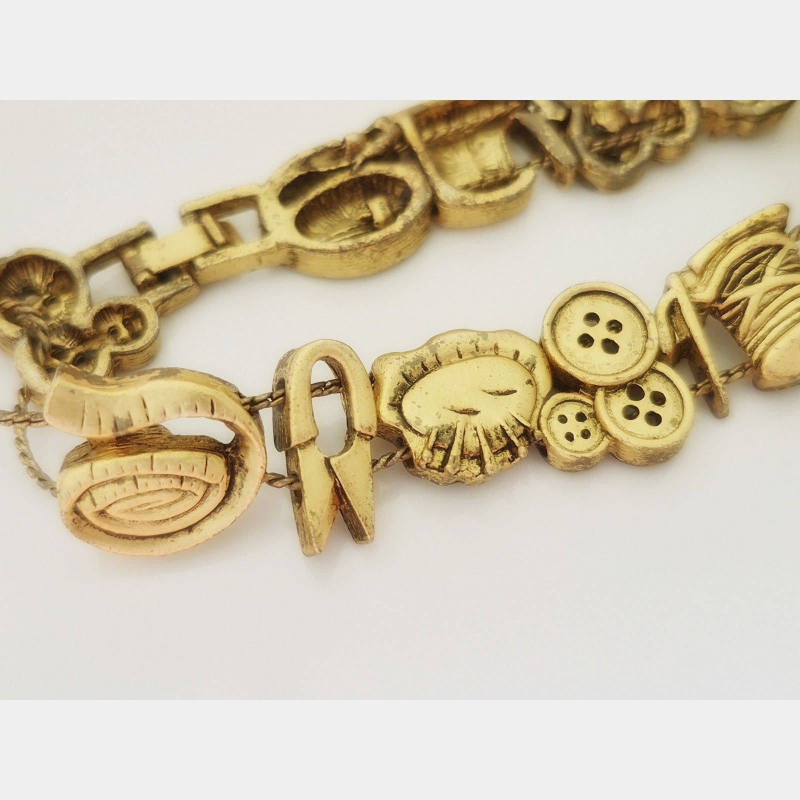 Other Vintage Gold-tone Sewing Theme Slide Charm Bracelet Size ONE SIZE - 2 Thumbnail