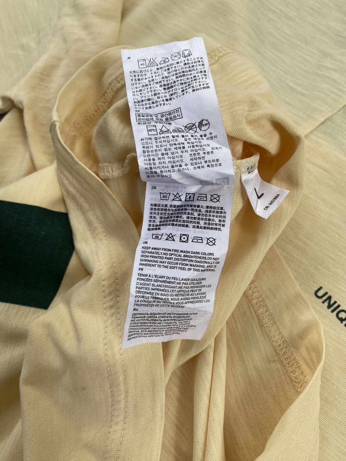 Undercover × Uniqlo Undercover Uniqlo Disney Mickey Mouse Tees Size US L / EU 52-54 / 3 - 7 Thumbnail