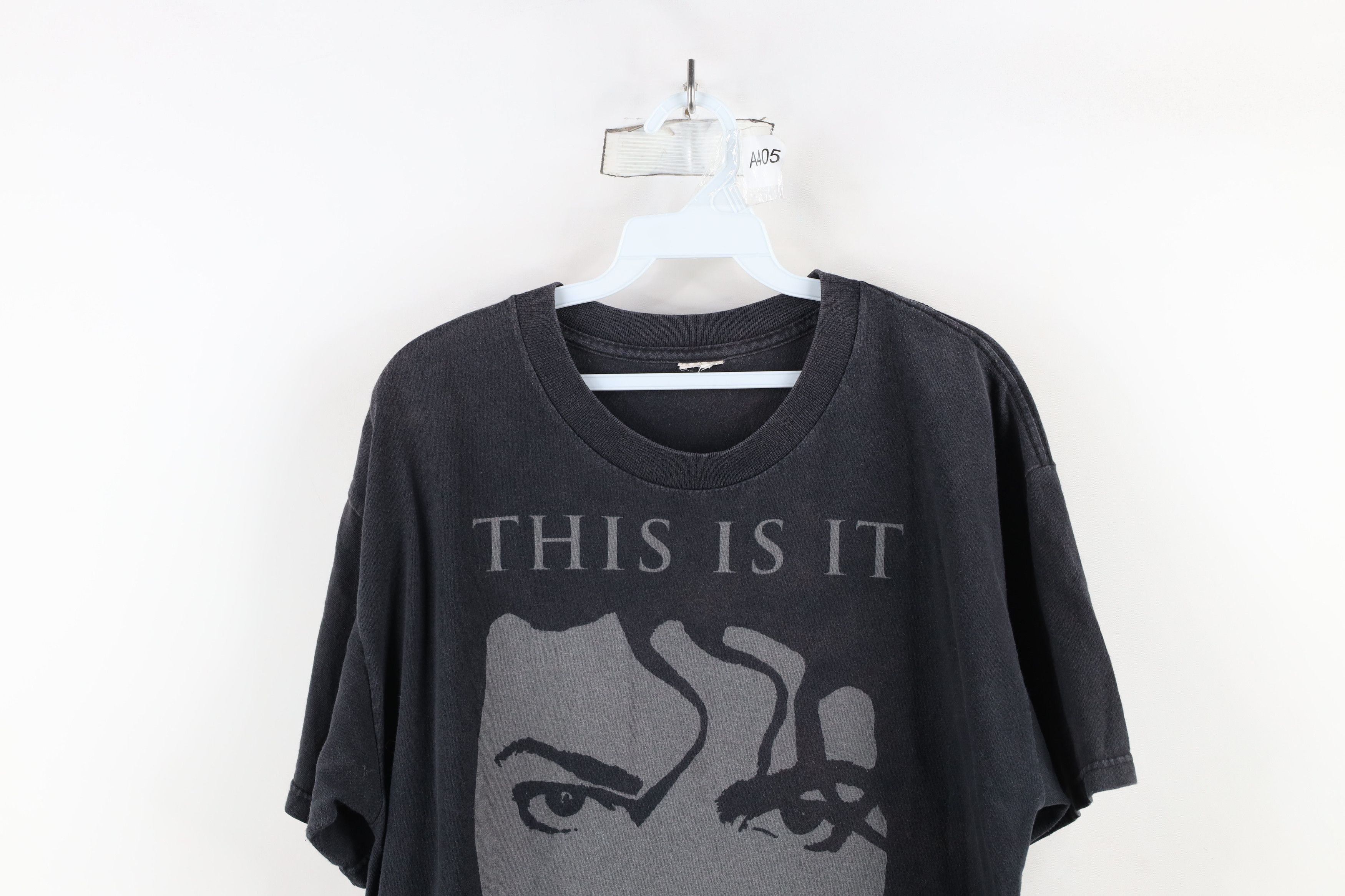 Vintage Vintage This Is It Michael Jackson Documentary T-Shirt Black Size US L / EU 52-54 / 3 - 2 Thumbnail