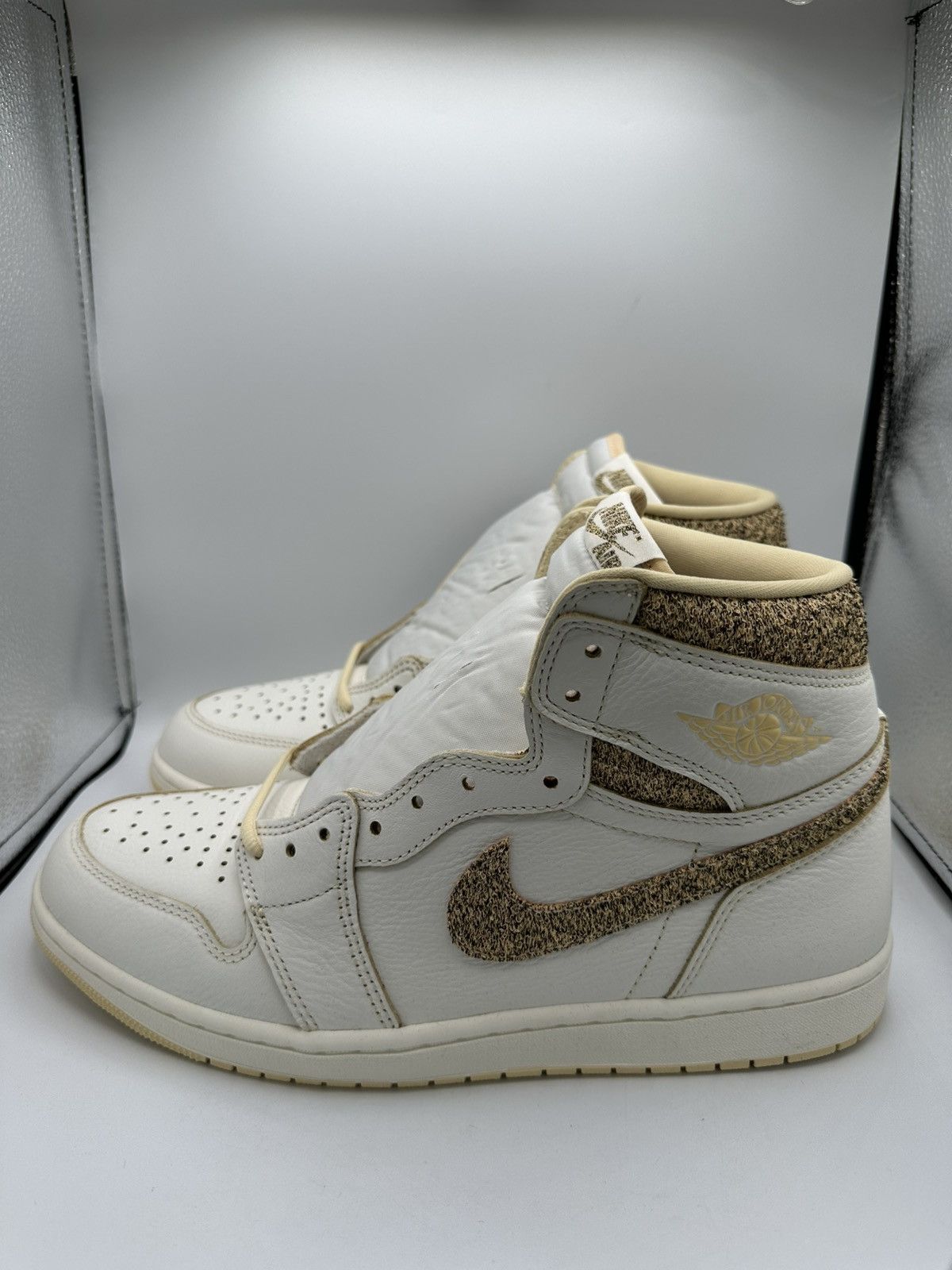 Jordan Brand Air Jordan 1 Retro High OG Craft “Vibrations Of Naija” Size US 11 / EU 44 - 1 Thumbnail