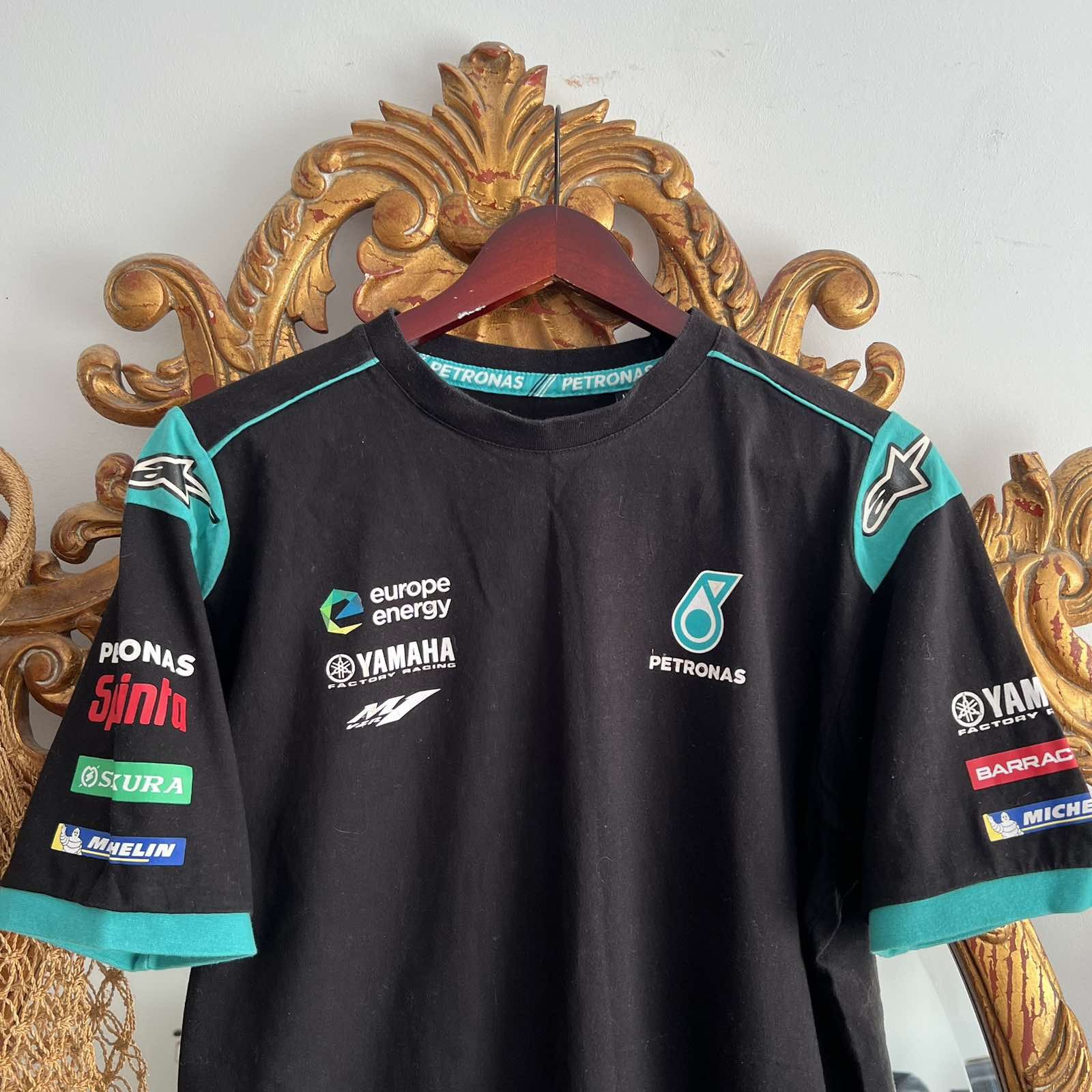 NASCAR Vintage Yamaha Factory Petronas Racing T-Shirt Jersey Sz M Size US M / EU 48-50 / 2 - 4 Thumbnail