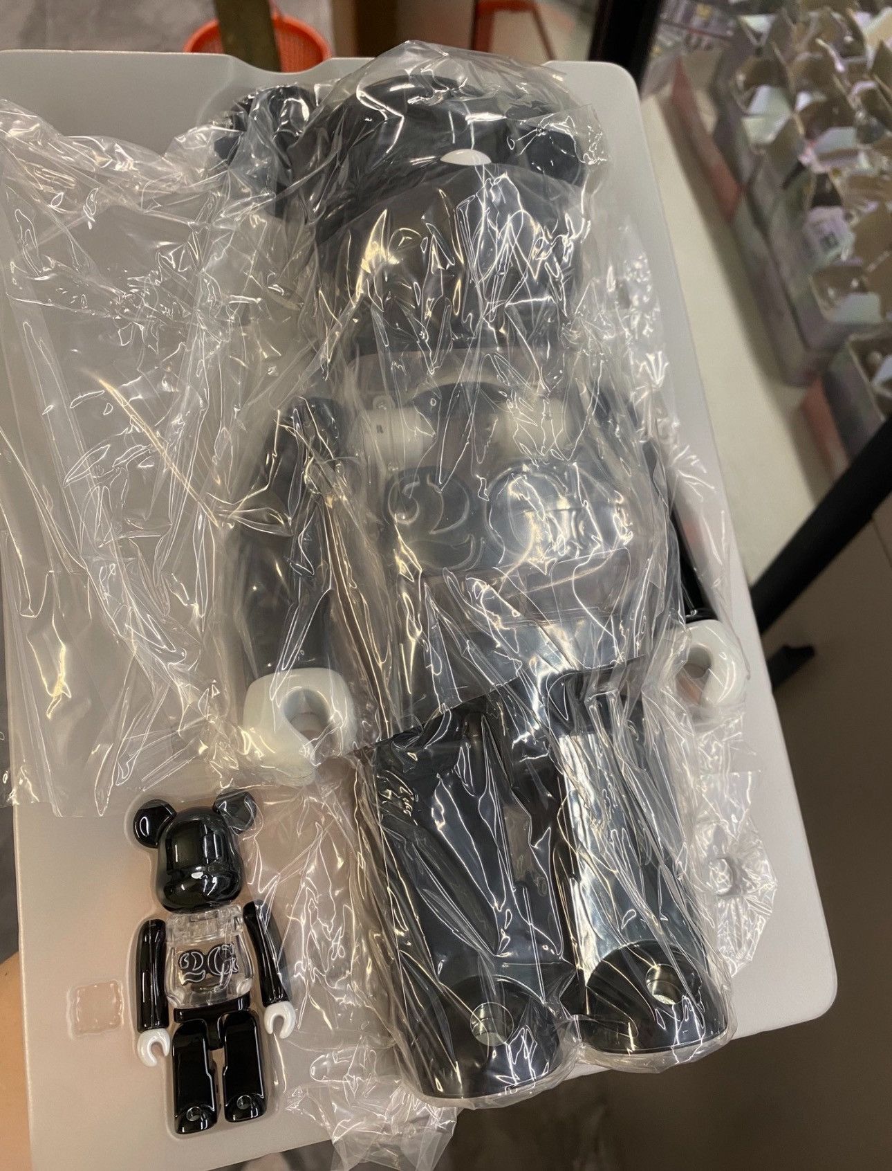 Japanese Brand × Medicom Toy Bearbrick 2G Exclusive Black Chrome 100% & 400% Set Size ONE SIZE - 3 Thumbnail
