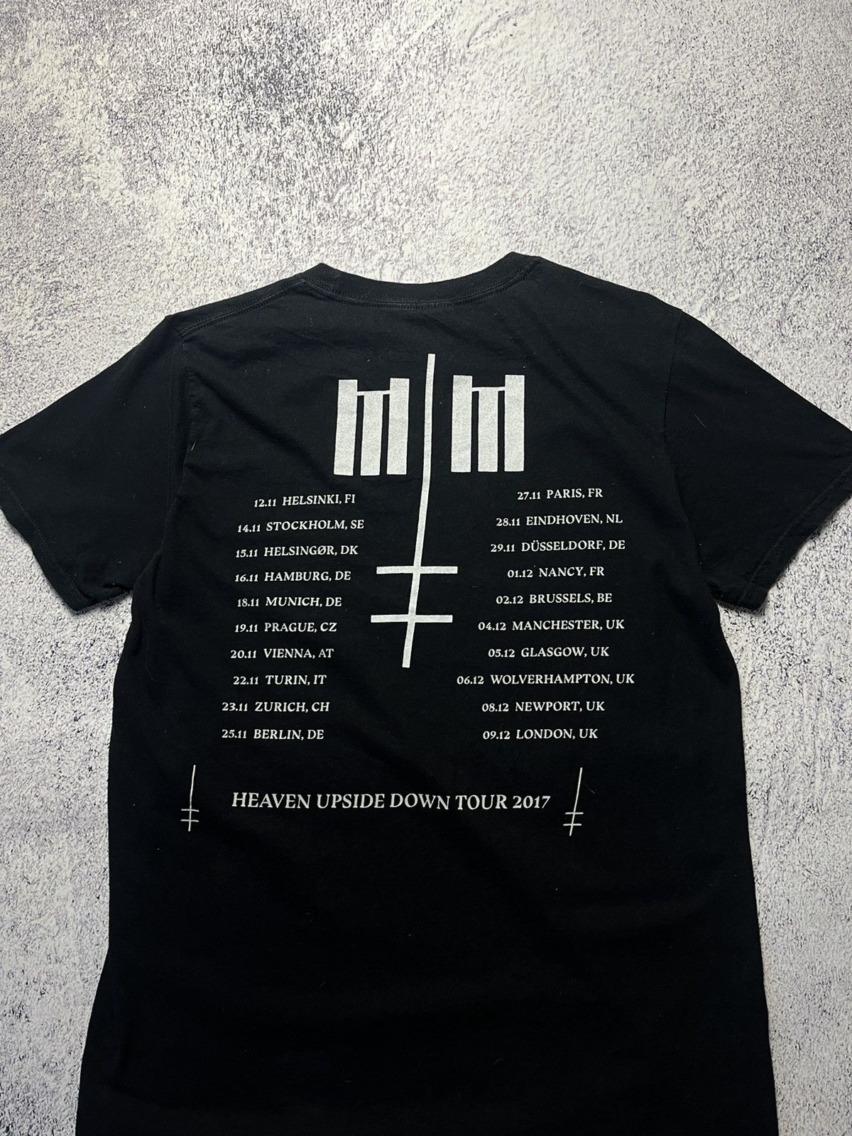 Band Tees Marilyn Manson Heaven Upside Down 2017 Tour T Shirt Size US M / EU 48-50 / 2 - 15 Thumbnail