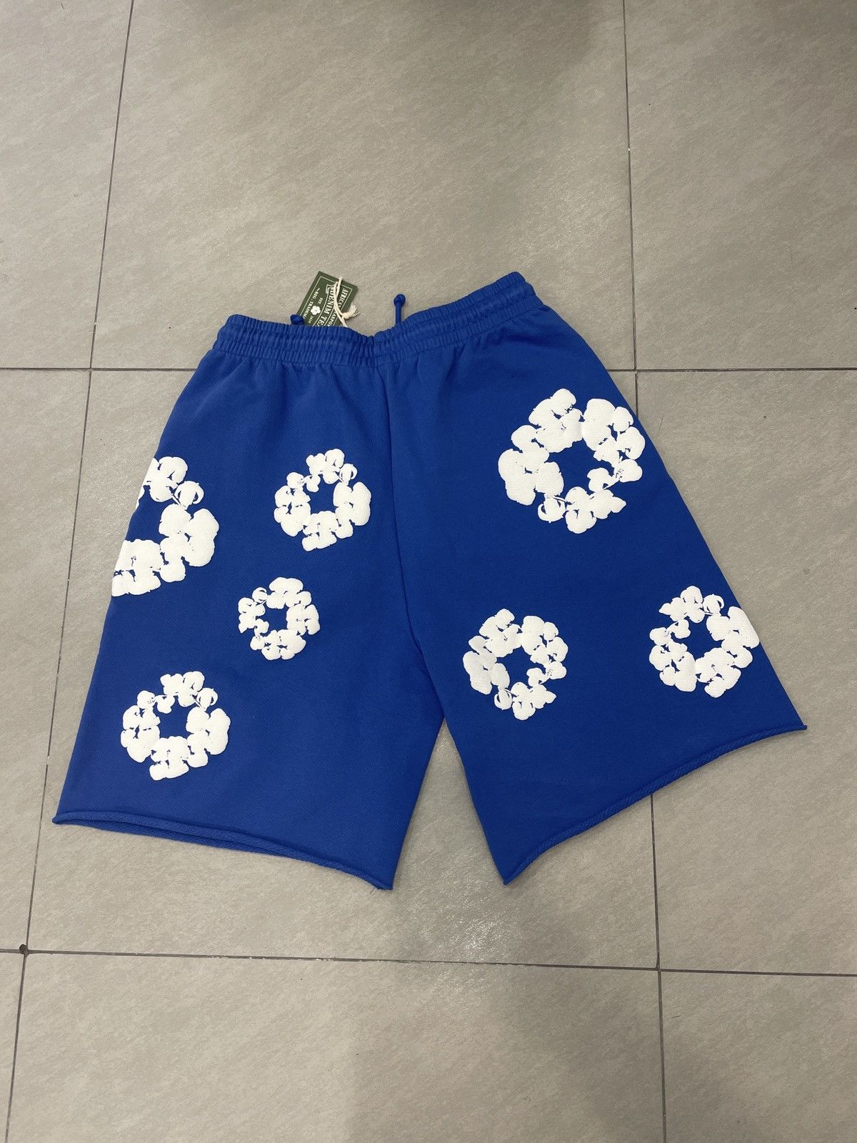 DENIM TEARS Denim Tears Cotton Wreath Shorts Small Size US 29 - 1 Thumbnail