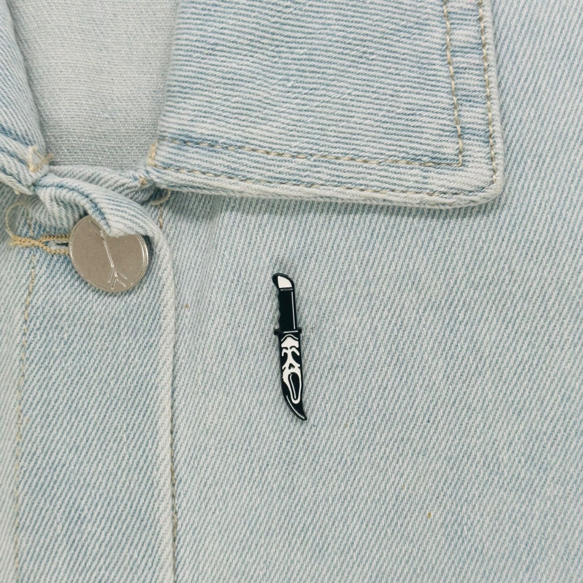 Other ☀️Punk Knife Design Brooch Pin Horror Halloween Style Comic Size ONE SIZE - 1 Thumbnail
