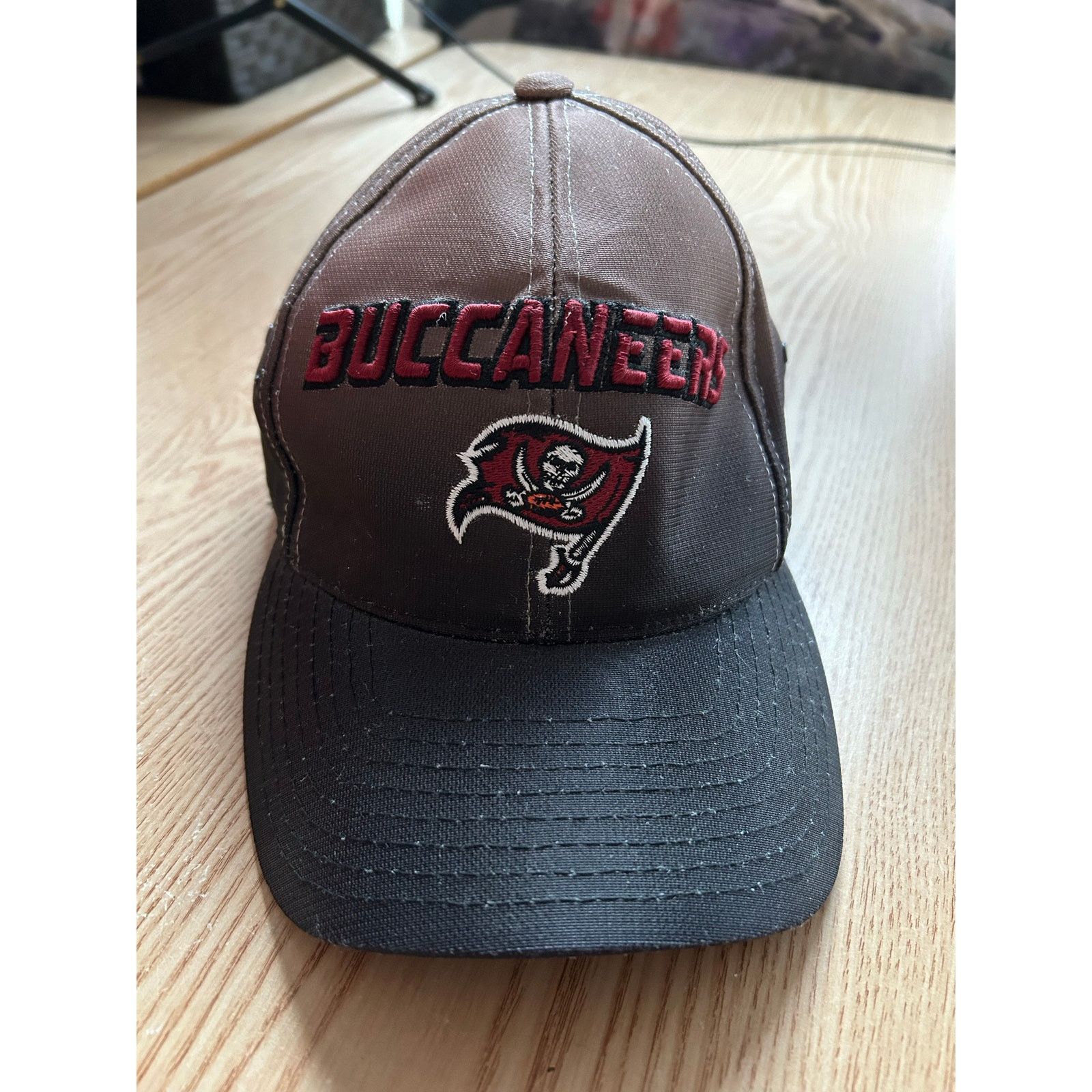 Puma New Unisex Vintage NFL Tampa Bay Buccaneers Baseball Cap Size ONE SIZE - 1 Thumbnail