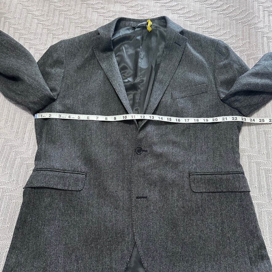 Saks Fifth Avenue Saks Fifth Avenue gray chevron cashmere blazer size 46R Size 46R - 5 Thumbnail