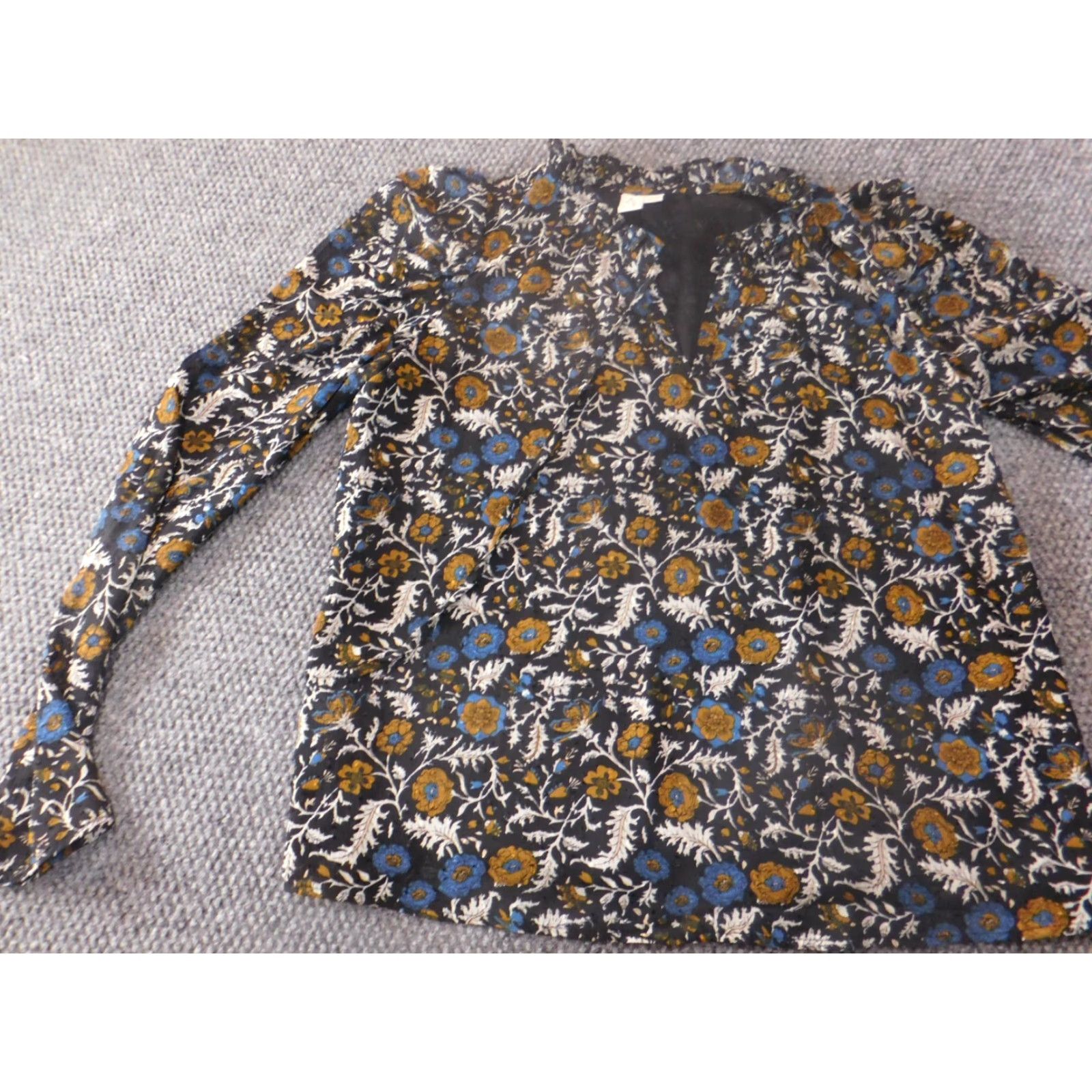 Joie JOIE Blouse Shirt Womens M Black Floral Long Sleeve V-Neck Polyester Rayon Stretch Casual Regular Button Pullover Modern Basic Size M / US 6-8 / IT 42-44 - 3 Thumbnail